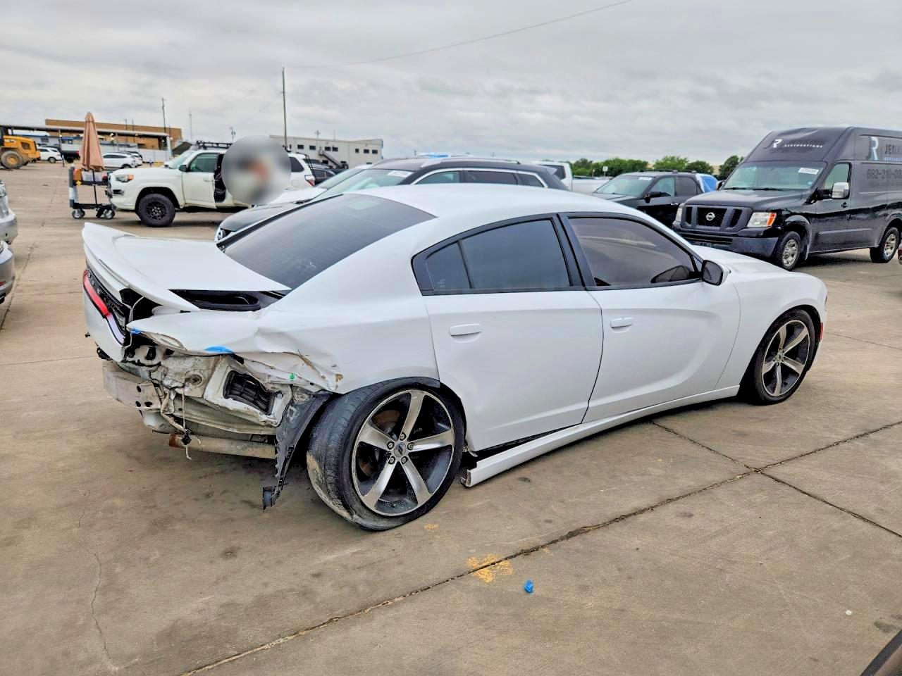 2017 Dodge Charger Se Белый vin: 2C3CDXBG4HH628630