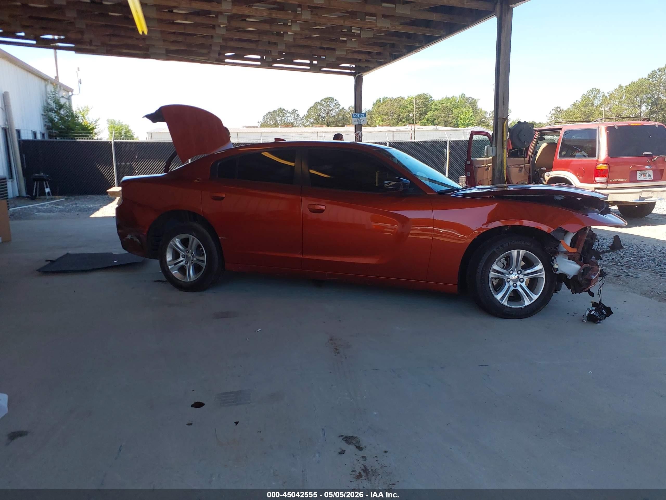 2023 Dodge Charger Sxt Orange vin: 2C3CDXBG4PH647516