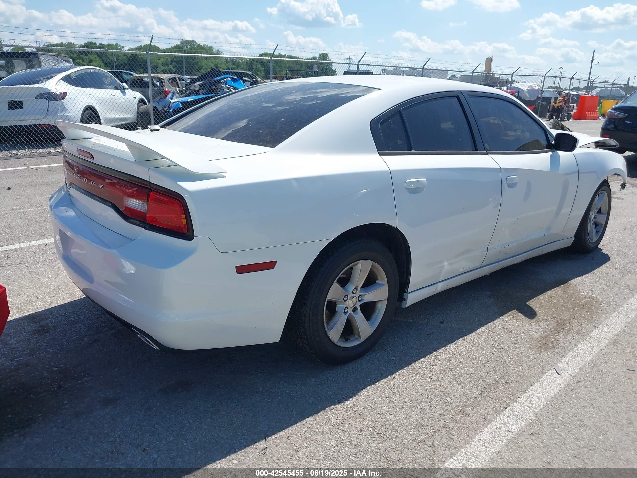 2014 Dodge Charger Se White vin: 2C3CDXBG5EH145580