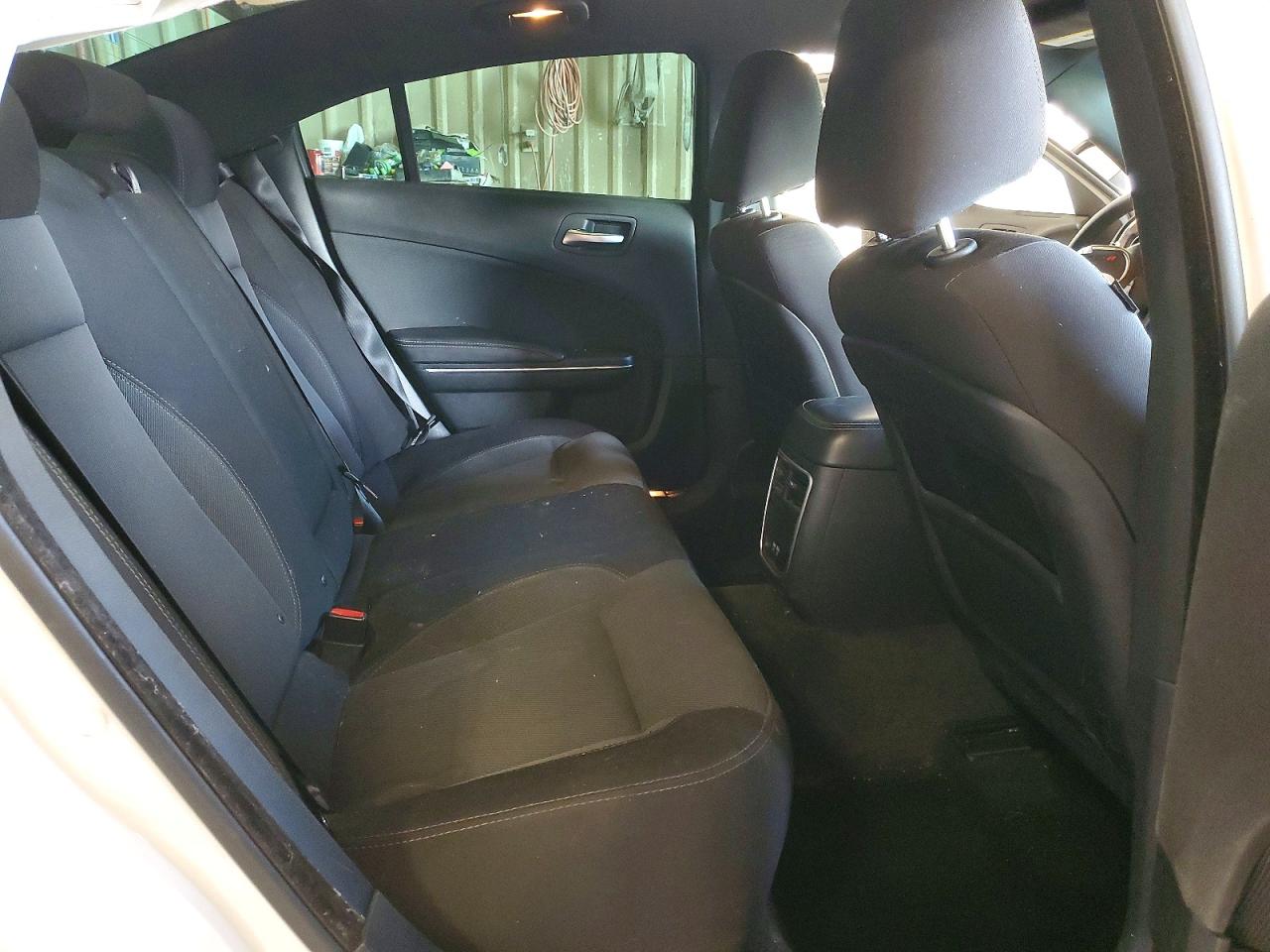 2015 Dodge Charger Se Белый vin: 2C3CDXBG5FH751642