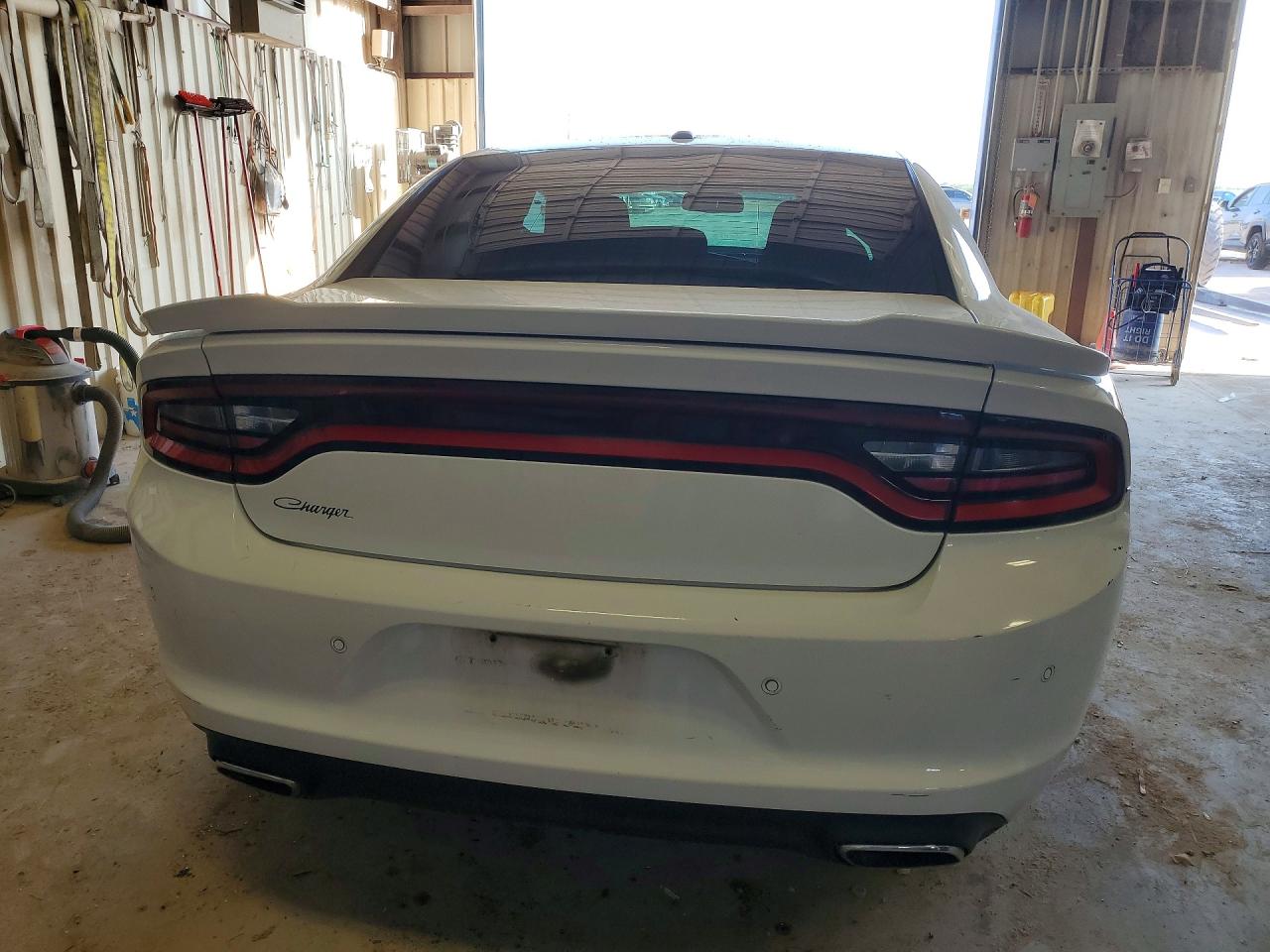2015 Dodge Charger Se Белый vin: 2C3CDXBG5FH751642