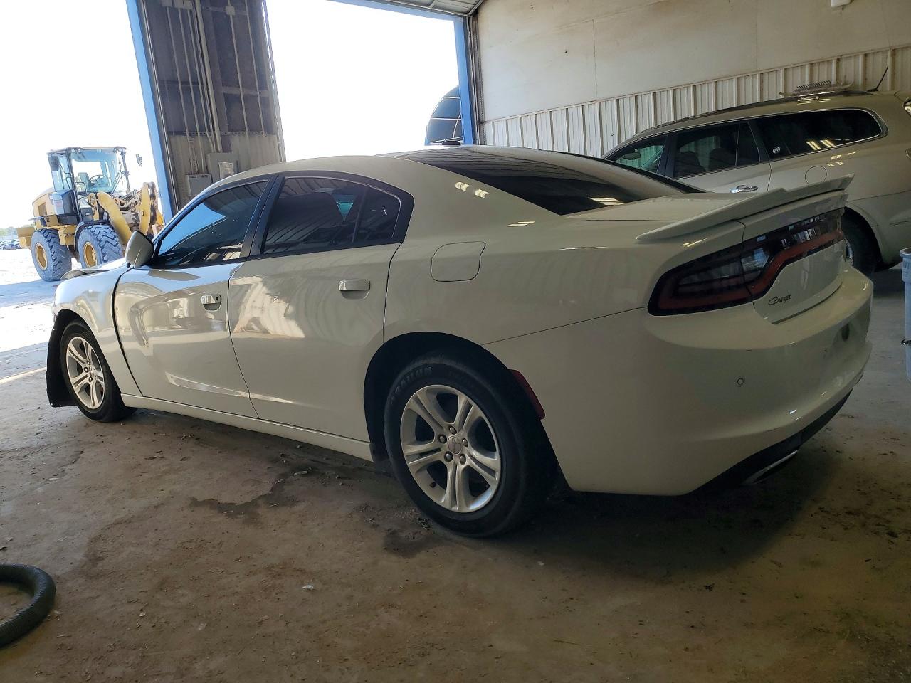 2015 Dodge Charger Se Белый vin: 2C3CDXBG5FH751642