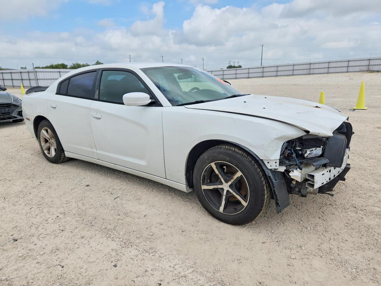 2014 Dodge Charger Se Белый vin: 2C3CDXBG6EH307006