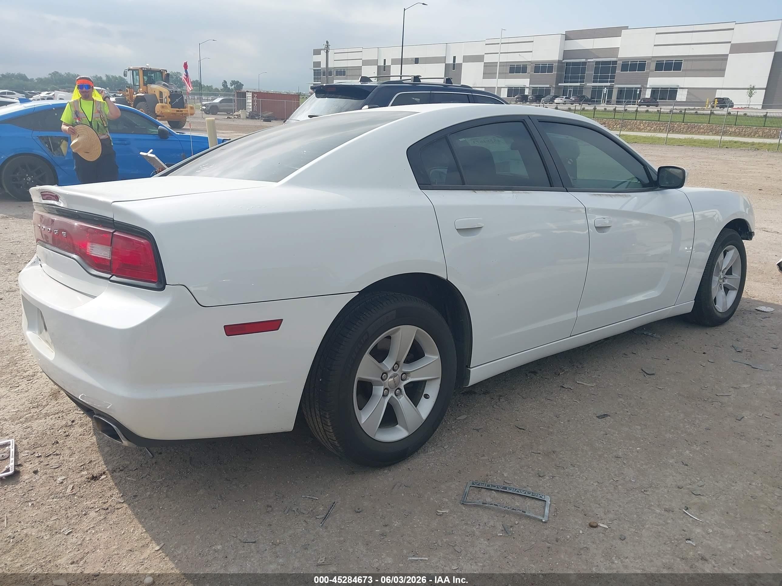 2014 Dodge Charger Se Белый vin: 2C3CDXBG6EH312156