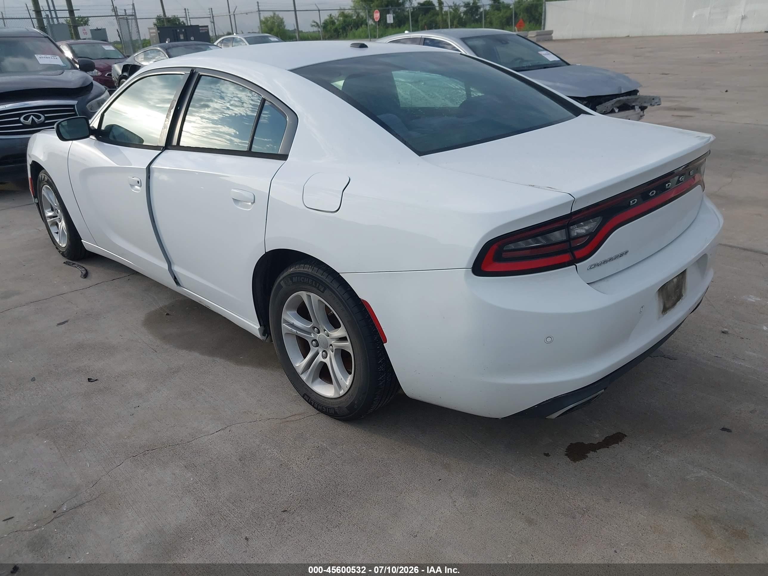 2015 Dodge Charger Se Белый vin: 2C3CDXBG6FH790207