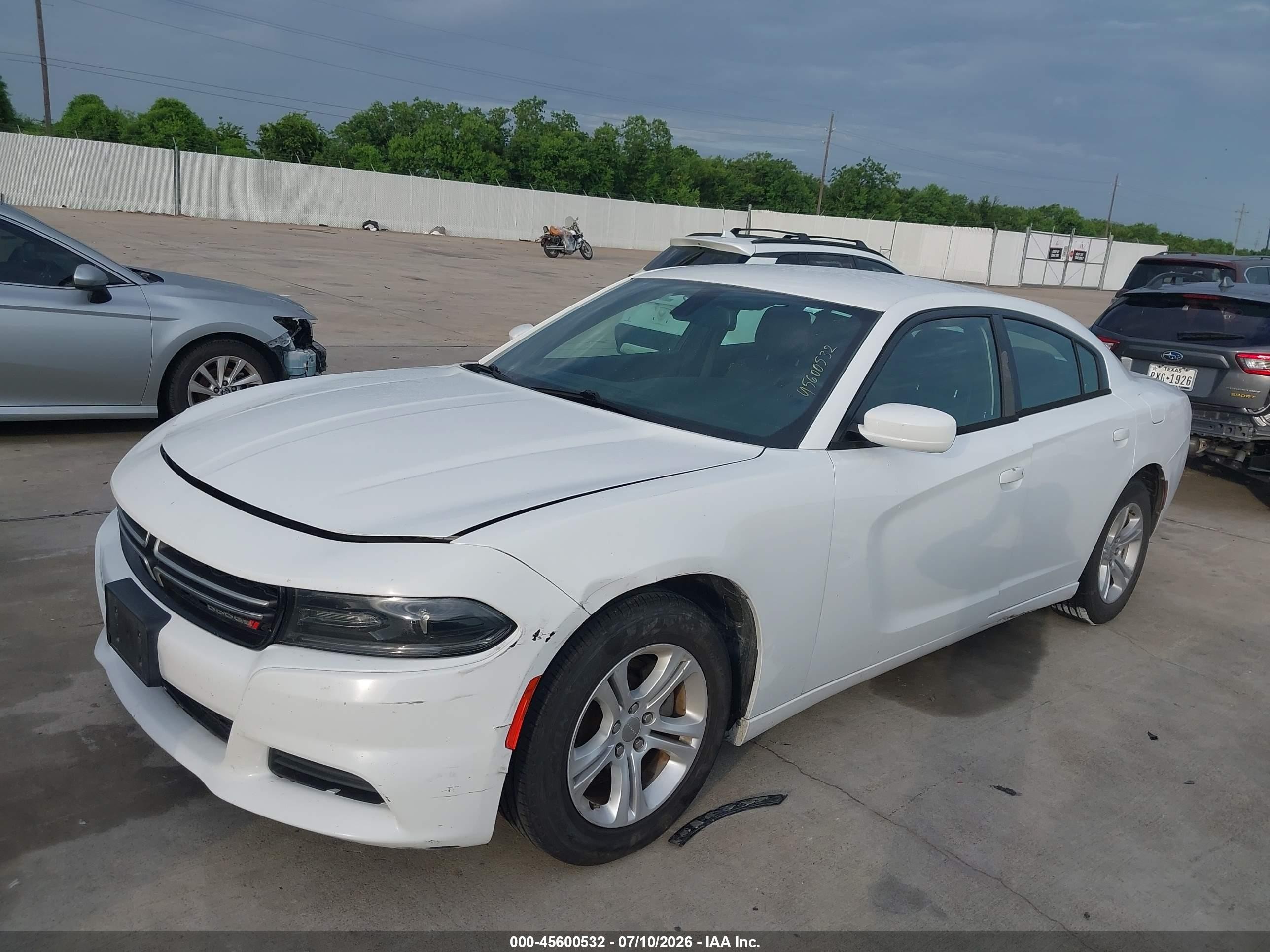 2015 Dodge Charger Se Белый vin: 2C3CDXBG6FH790207