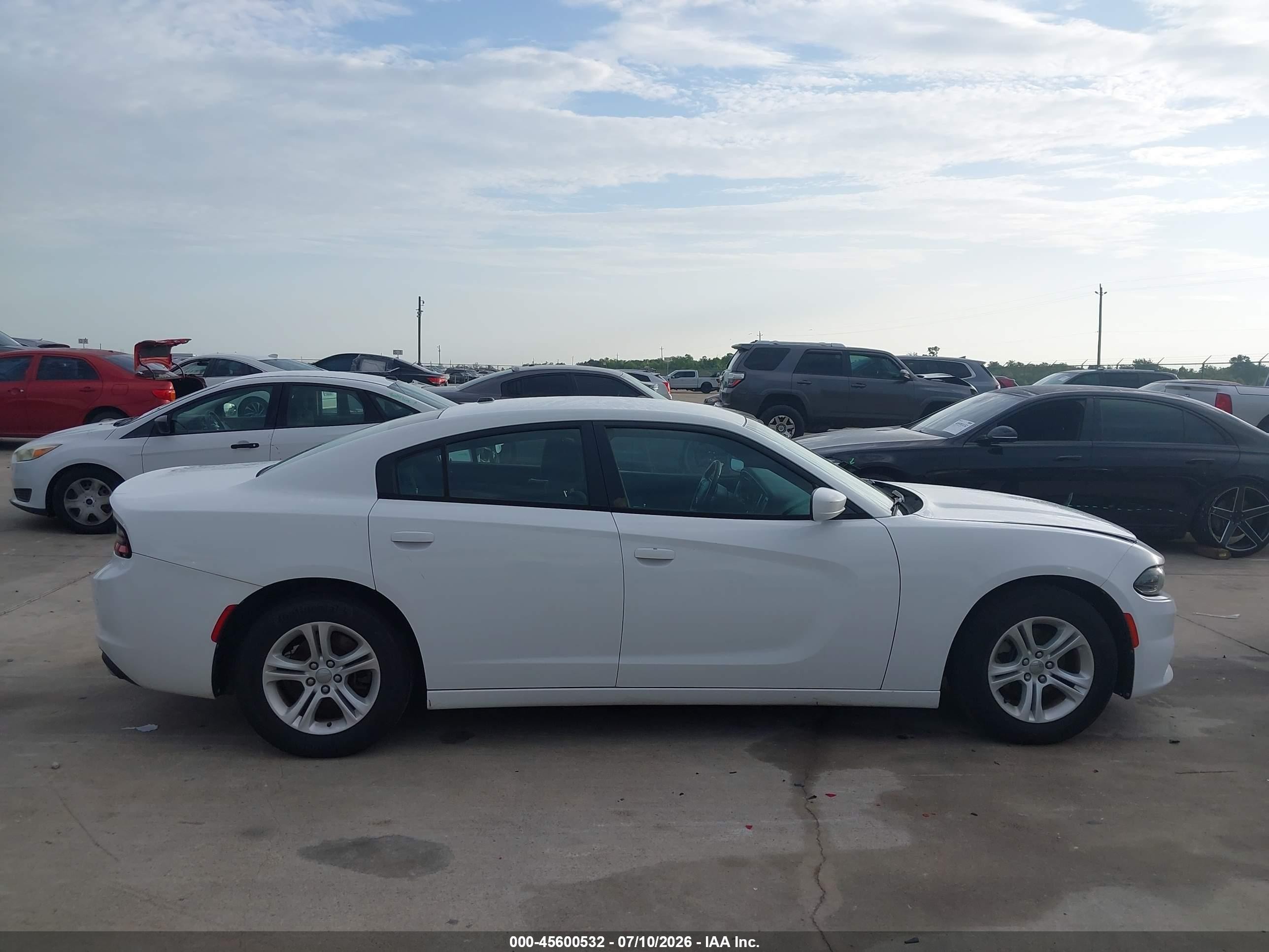 2015 Dodge Charger Se Белый vin: 2C3CDXBG6FH790207