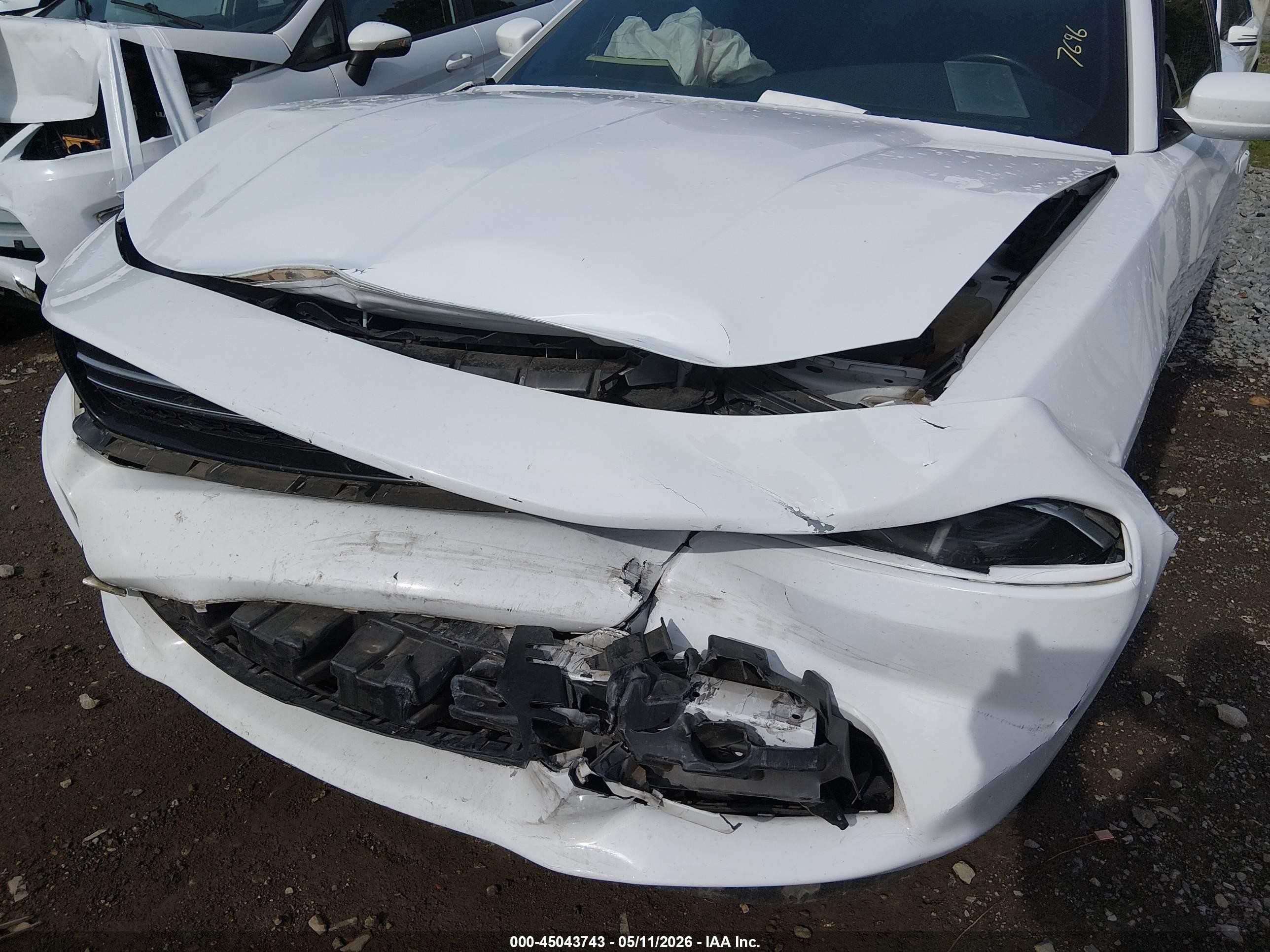 2017 Dodge Charger Se Rwd Белый vin: 2C3CDXBG6HH537696