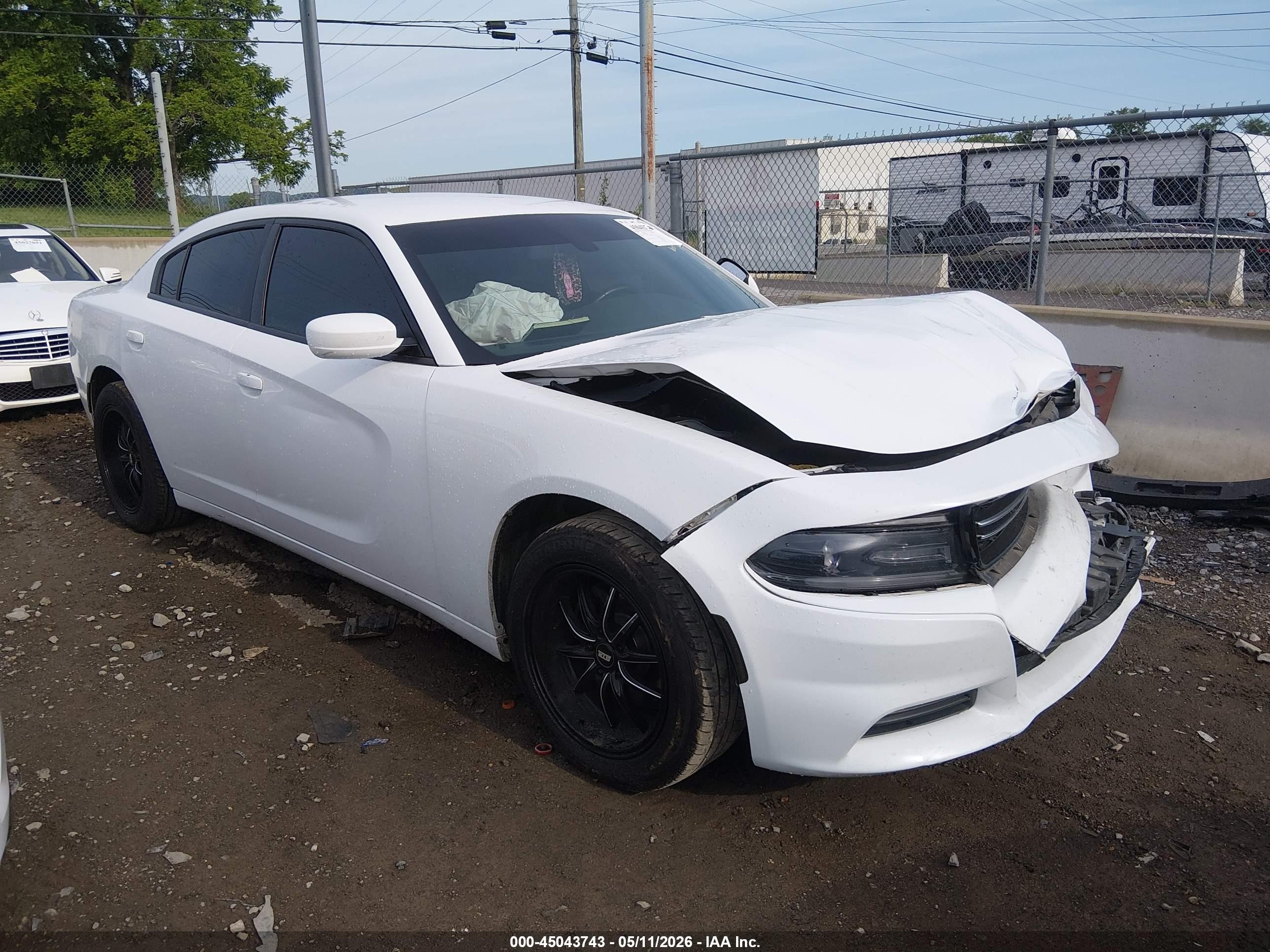 2017 Dodge Charger Se Rwd Белый vin: 2C3CDXBG6HH537696