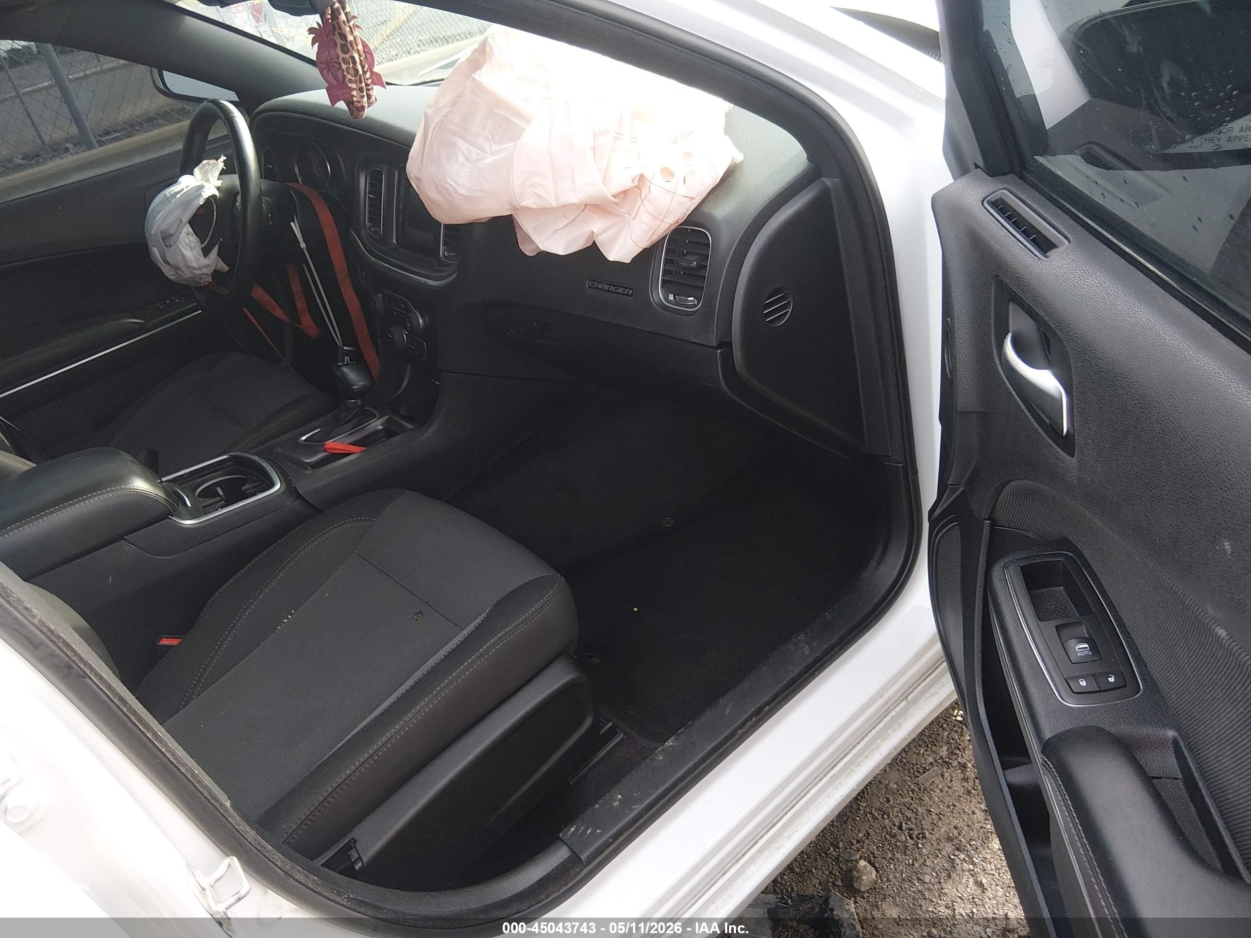 2017 Dodge Charger Se Rwd Белый vin: 2C3CDXBG6HH537696