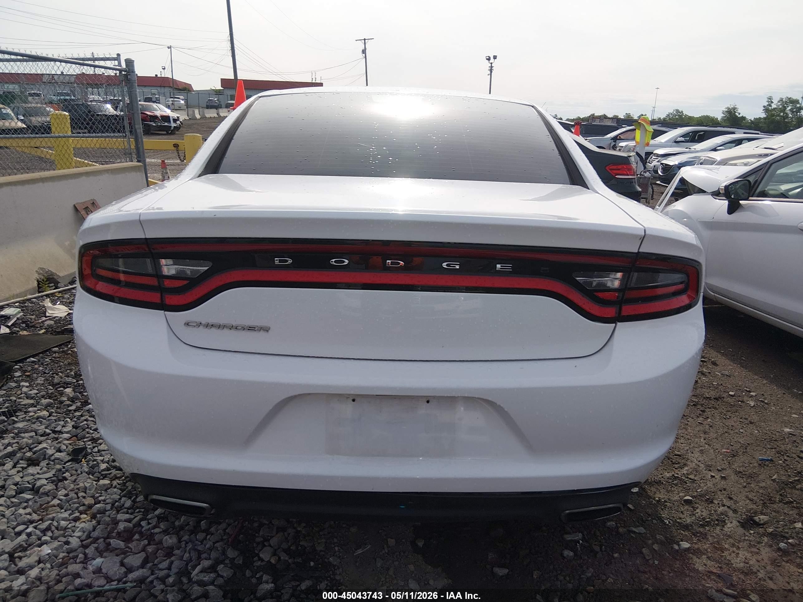 2017 Dodge Charger Se Rwd Белый vin: 2C3CDXBG6HH537696