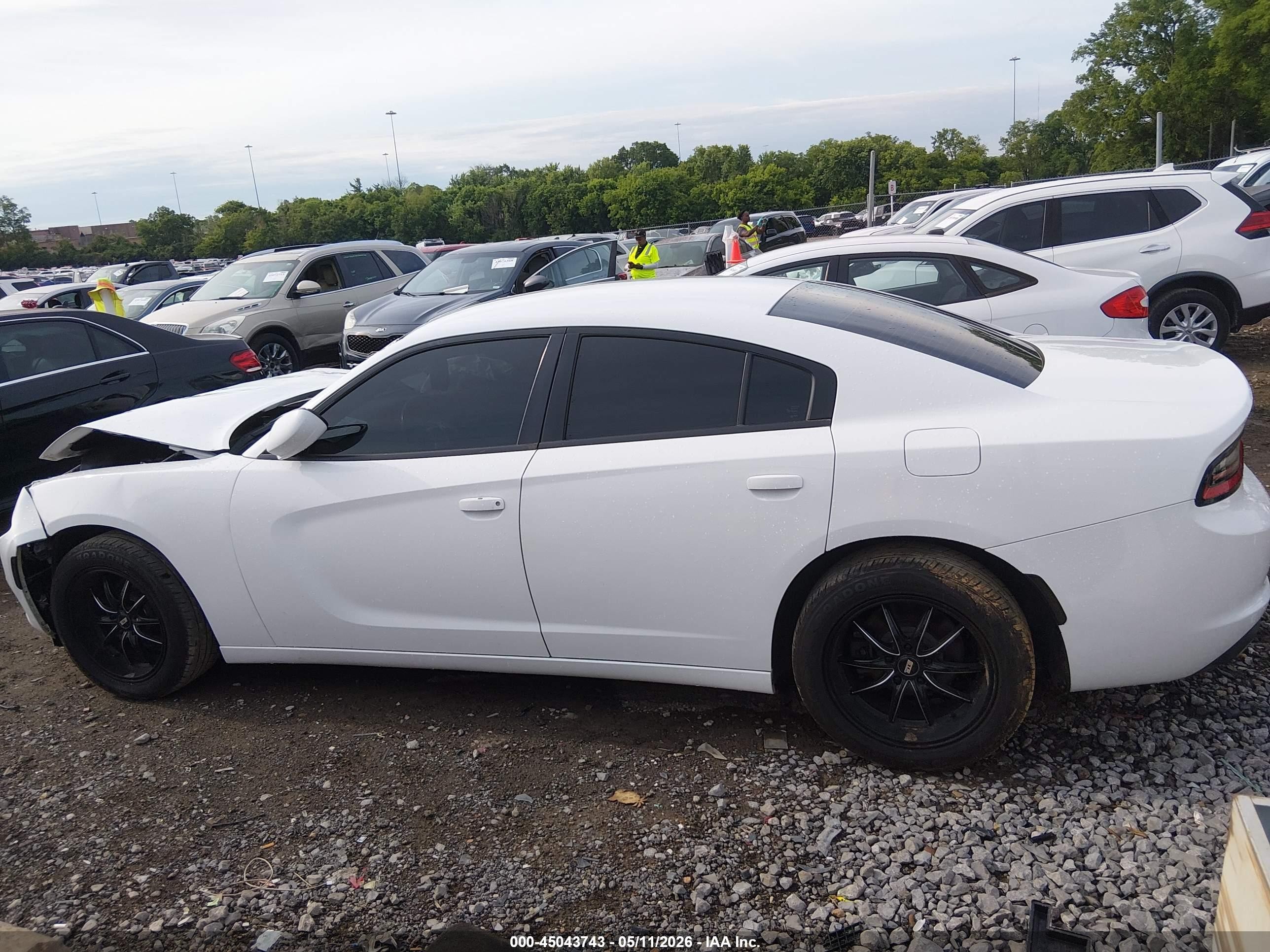 2017 Dodge Charger Se Rwd Белый vin: 2C3CDXBG6HH537696