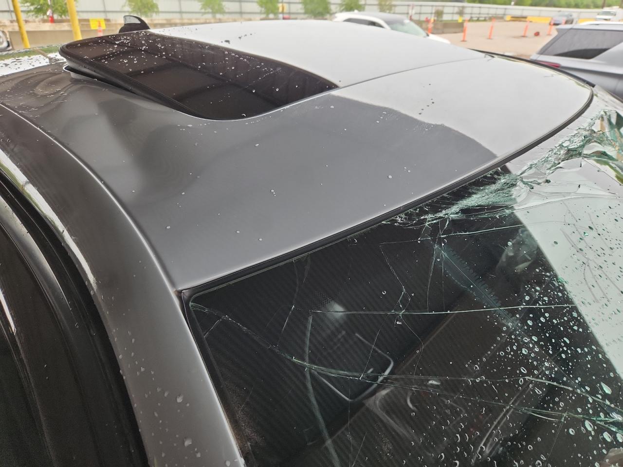 2022 Dodge Charger Sxt Gray vin: 2C3CDXBG6NH197445 Damage: Roof, Dent(S) W/No Paint Dmg, > 12 Inches