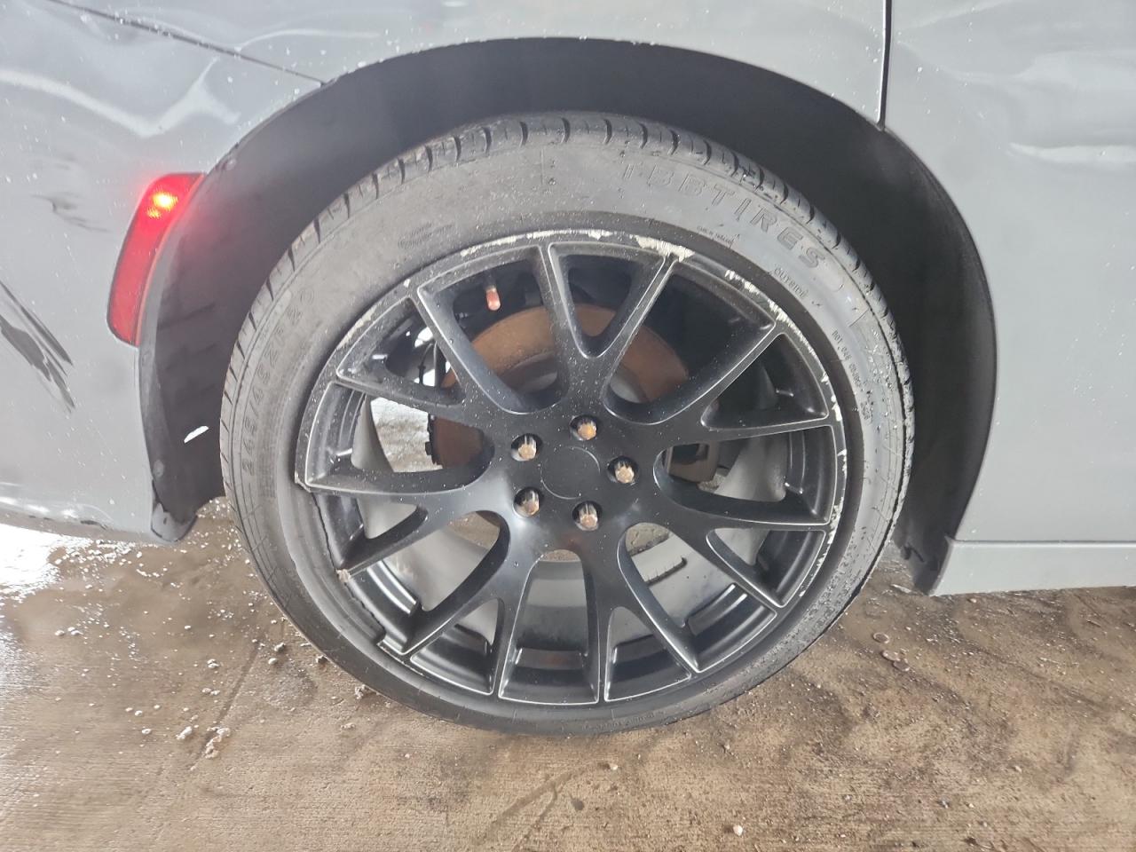 2022 Dodge Charger Sxt Gray vin: 2C3CDXBG6NH197445 Damage: Right Rear Wheel, Curb Rash, > 12 Inches