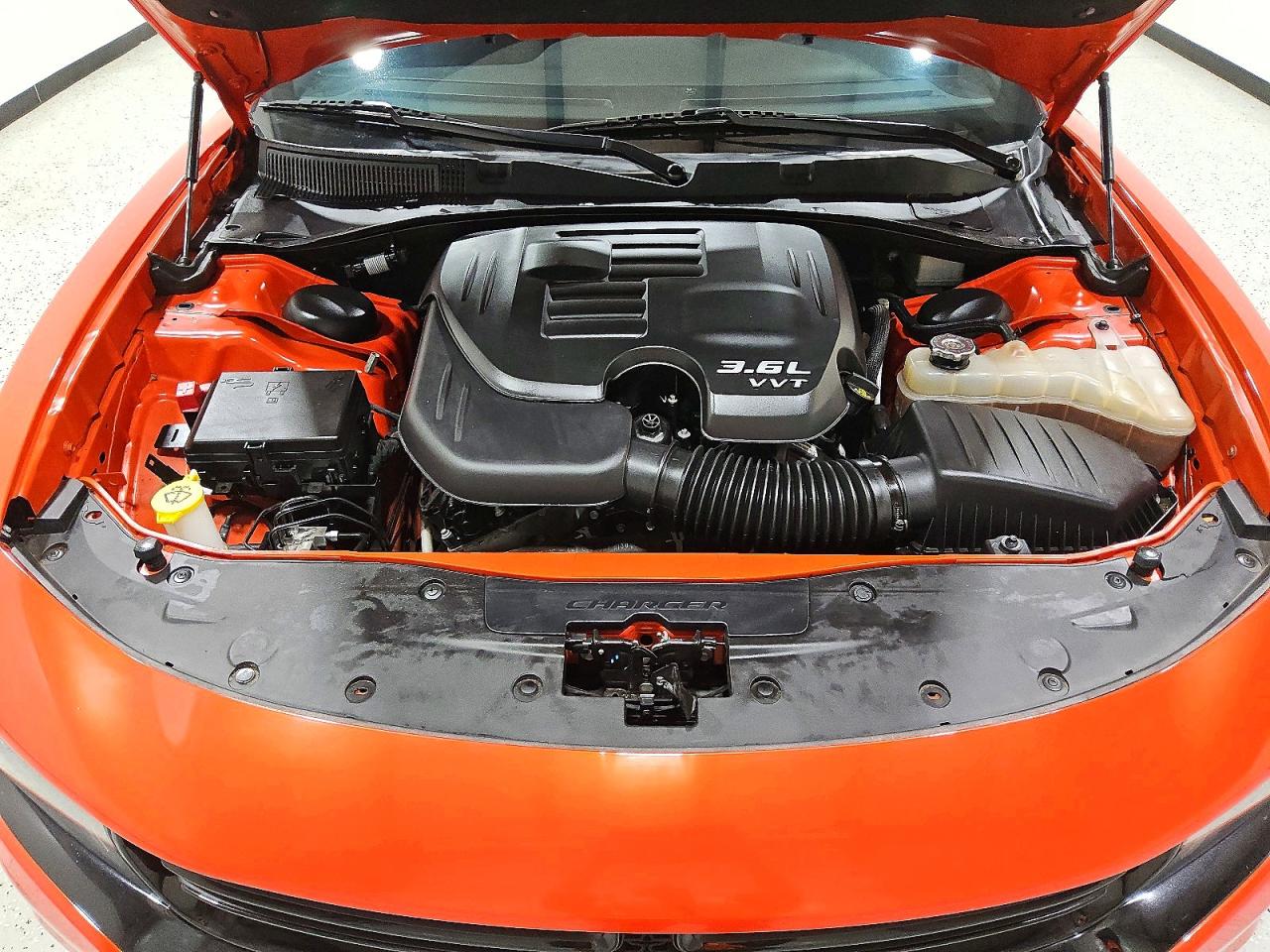 2022 Dodge Charger Sxt Red vin: 2C3CDXBG6NH204698