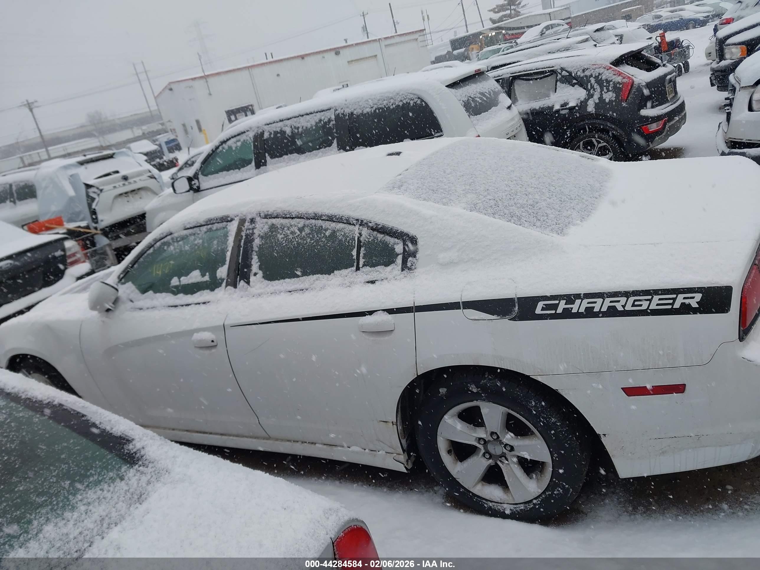 2013 Dodge Charger Se Белый vin: 2C3CDXBG7DH522893