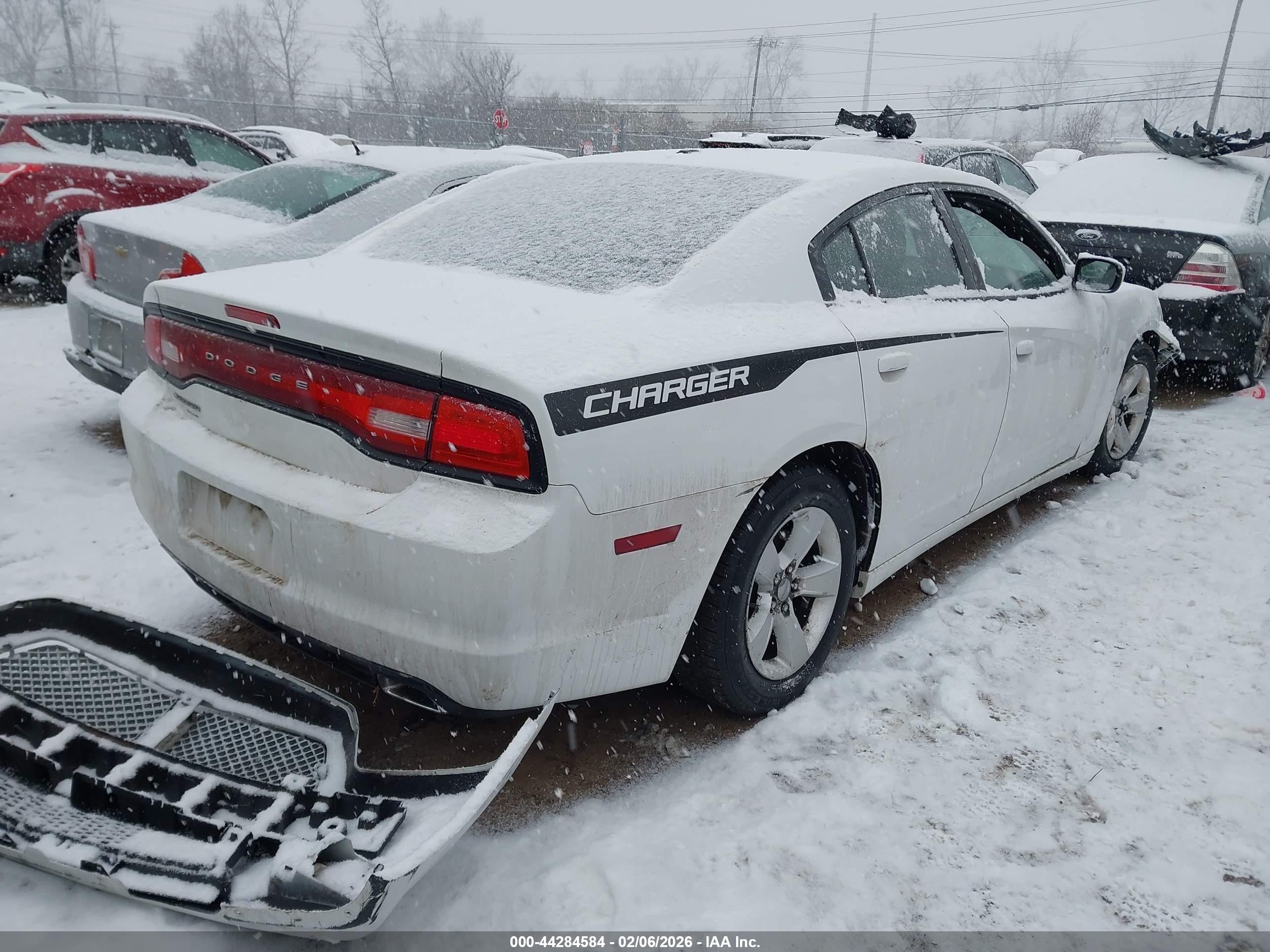 2013 Dodge Charger Se Белый vin: 2C3CDXBG7DH522893