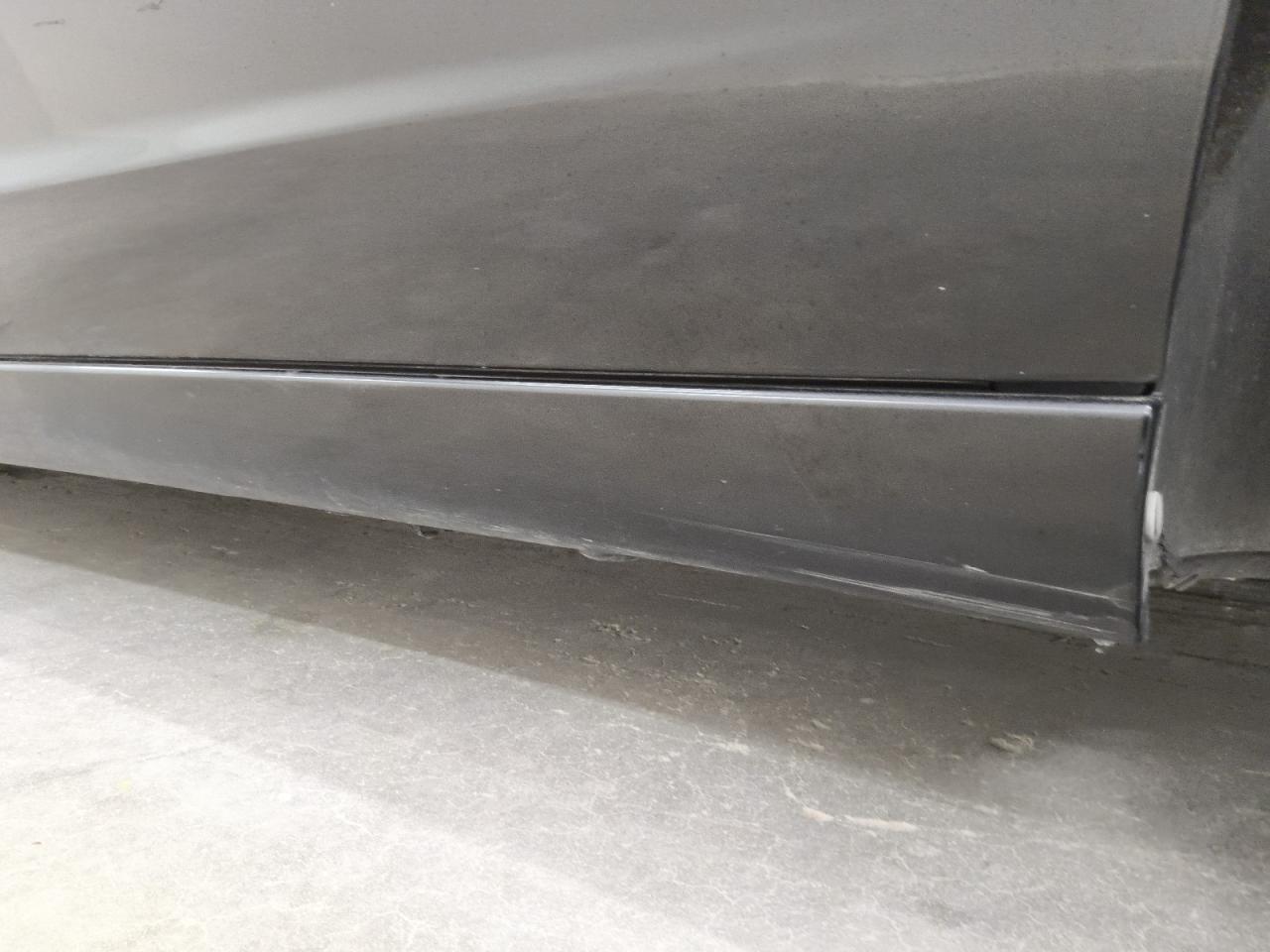 2013 Dodge Charger Se Black vin: 2C3CDXBG8DH684631 Damage: Left Rocker Panel, Heavy Scratch, 5 To 6 Inches