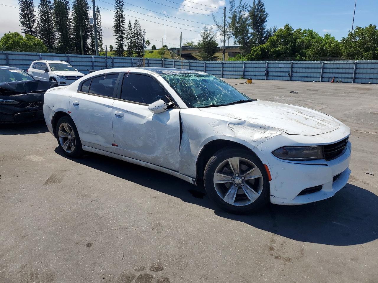 2015 Dodge Charger Se Белый vin: 2C3CDXBG8FH784862
