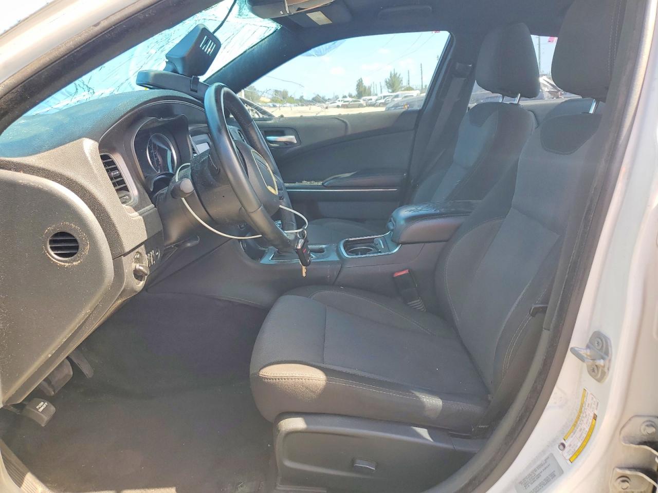 2015 Dodge Charger Se Белый vin: 2C3CDXBG8FH784862