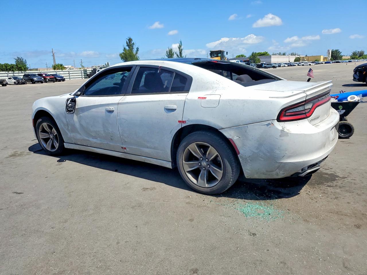 2015 Dodge Charger Se Белый vin: 2C3CDXBG8FH784862