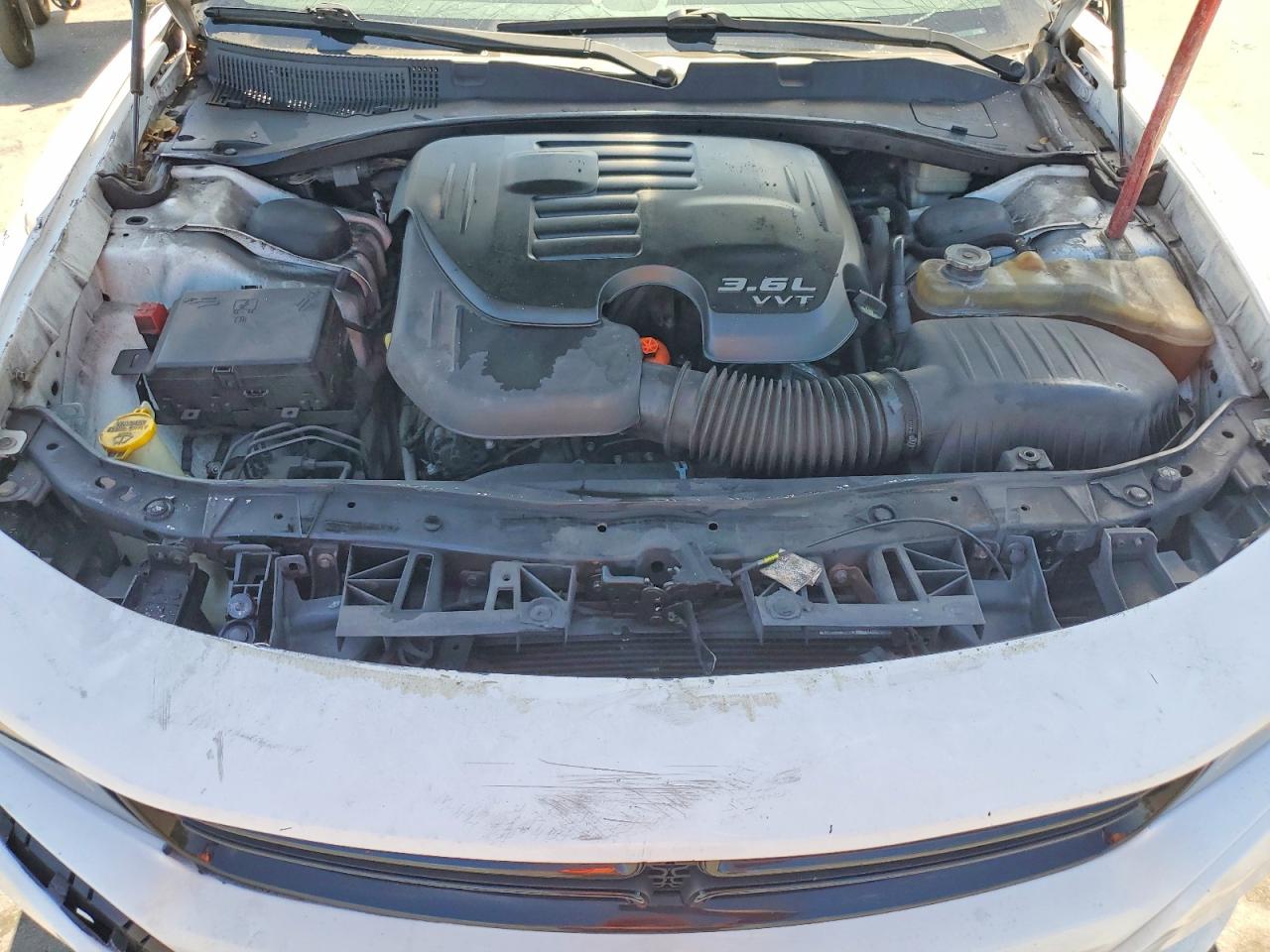 2015 Dodge Charger Se Белый vin: 2C3CDXBG8FH784862