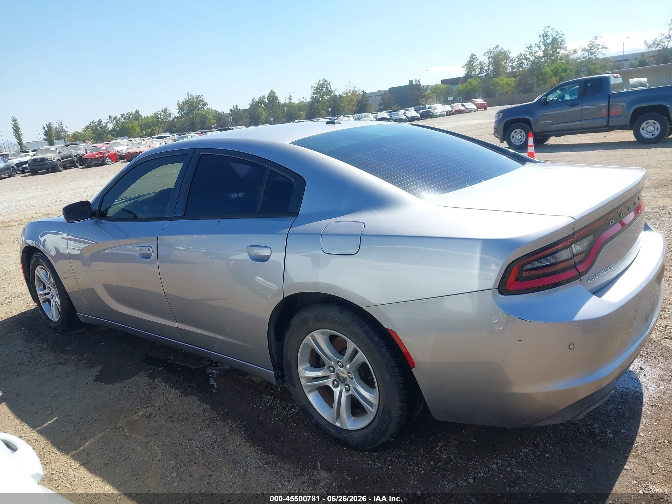 2015 Dodge Charger Se Серебряный vin: 2C3CDXBG8FH826589