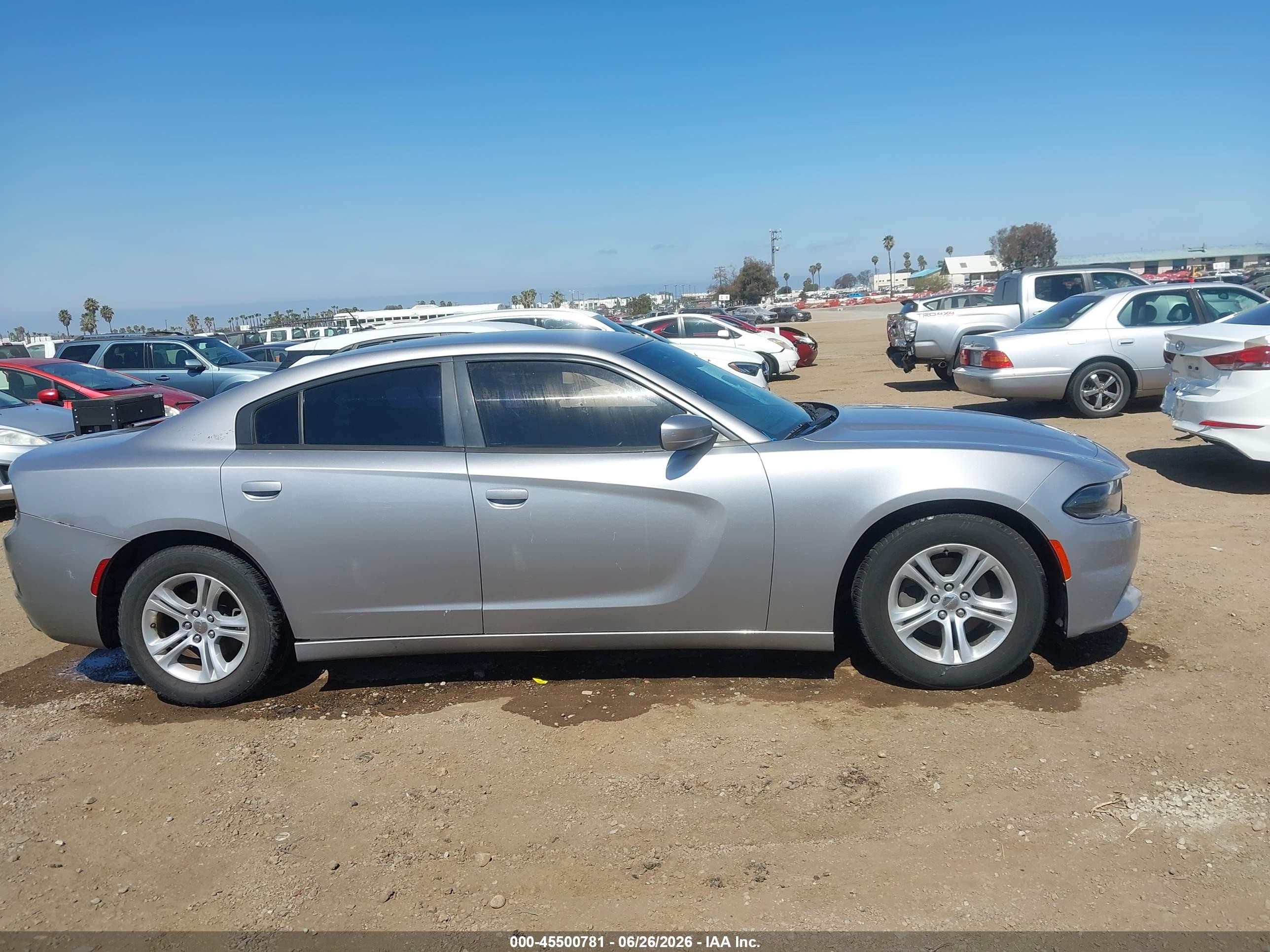 2015 Dodge Charger Se Серебряный vin: 2C3CDXBG8FH826589
