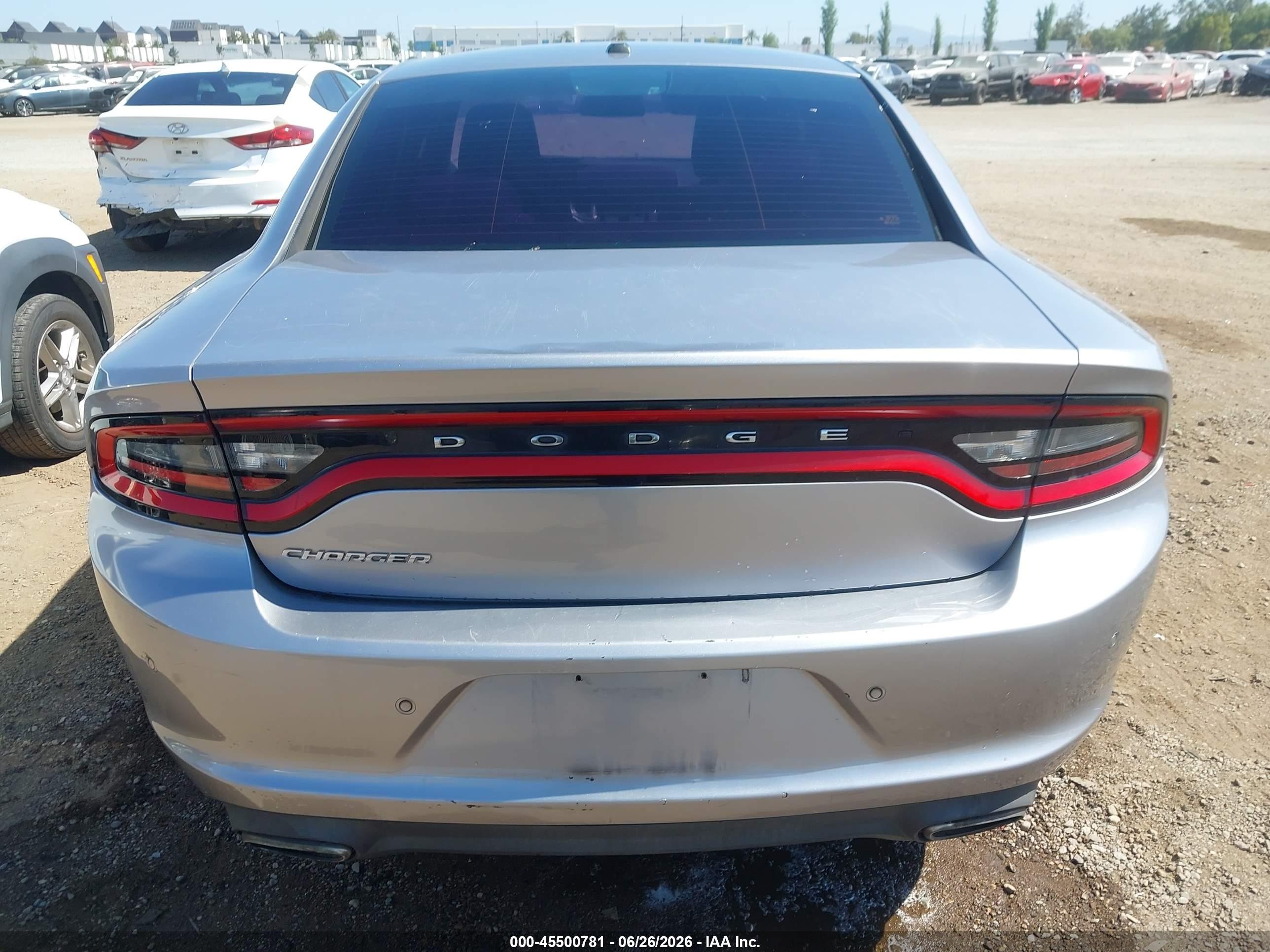 2015 Dodge Charger Se Серебряный vin: 2C3CDXBG8FH826589