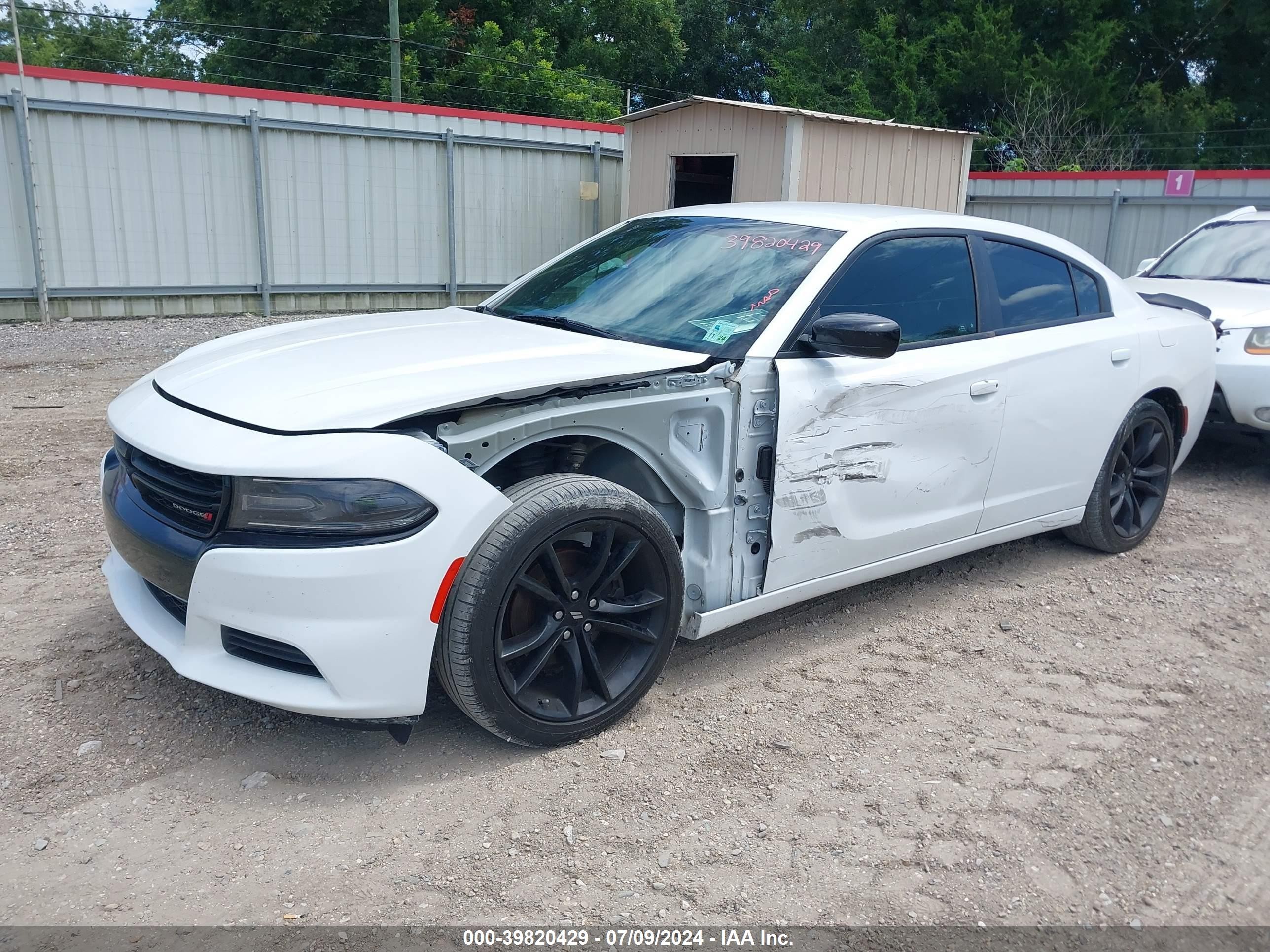 2018 Dodge Charger Sxt Rwd White vin: 2C3CDXBG8JH174243