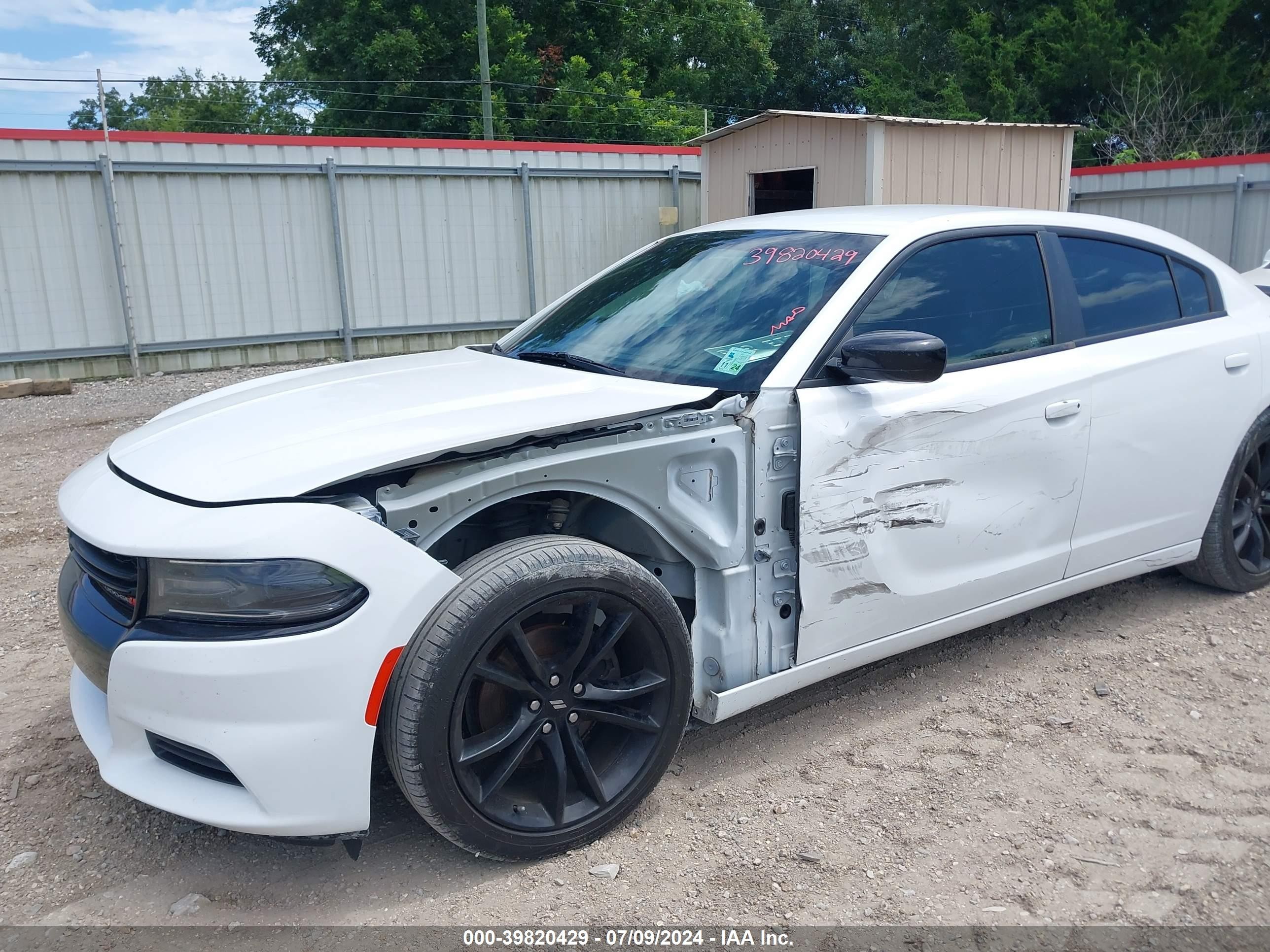 2018 Dodge Charger Sxt Rwd White vin: 2C3CDXBG8JH174243