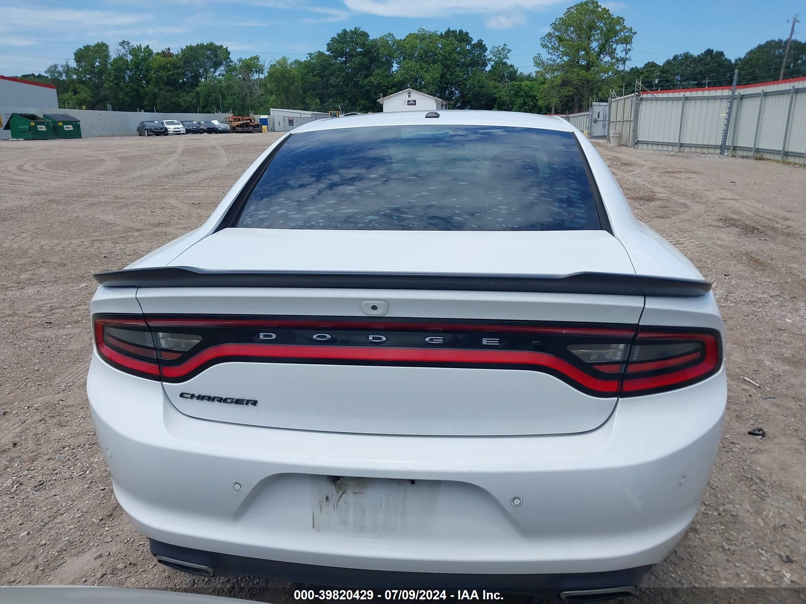2018 Dodge Charger Sxt Rwd White vin: 2C3CDXBG8JH174243