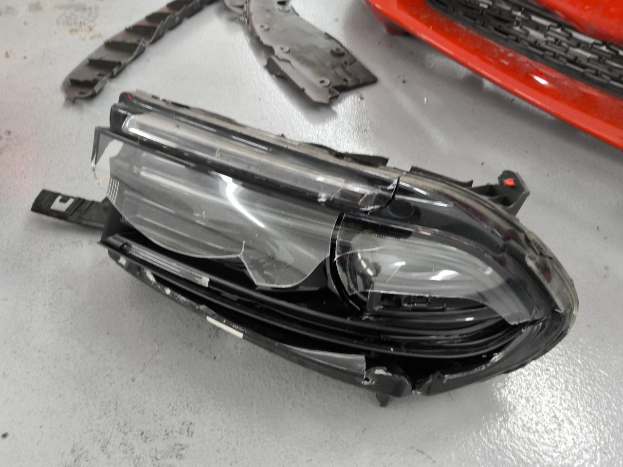 2022 Dodge Charger Sxt Red vin: 2C3CDXBG8NH219459 Damage: Left Head Lamp, Broken, Replacement Required