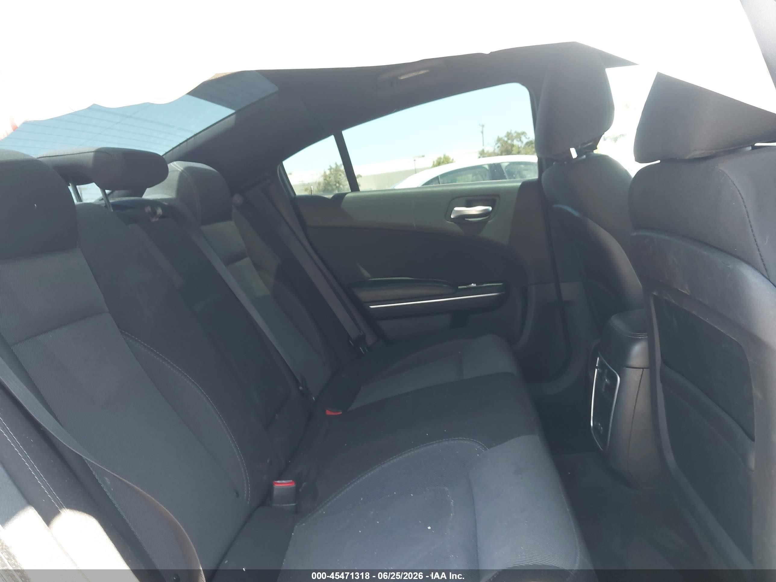 2015 Dodge Charger Se Серебряный vin: 2C3CDXBG9FH878734