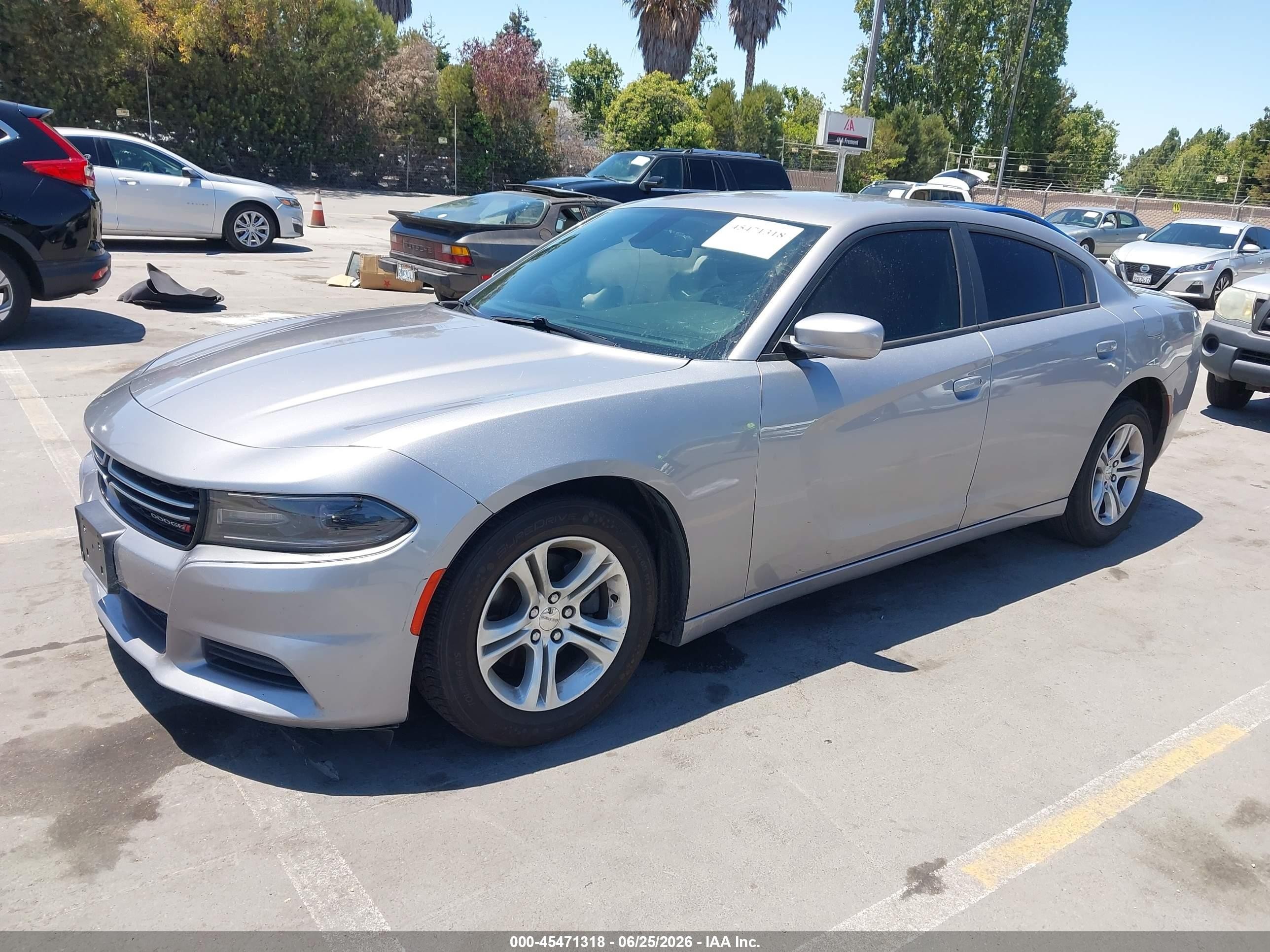 2015 Dodge Charger Se Серебряный vin: 2C3CDXBG9FH878734