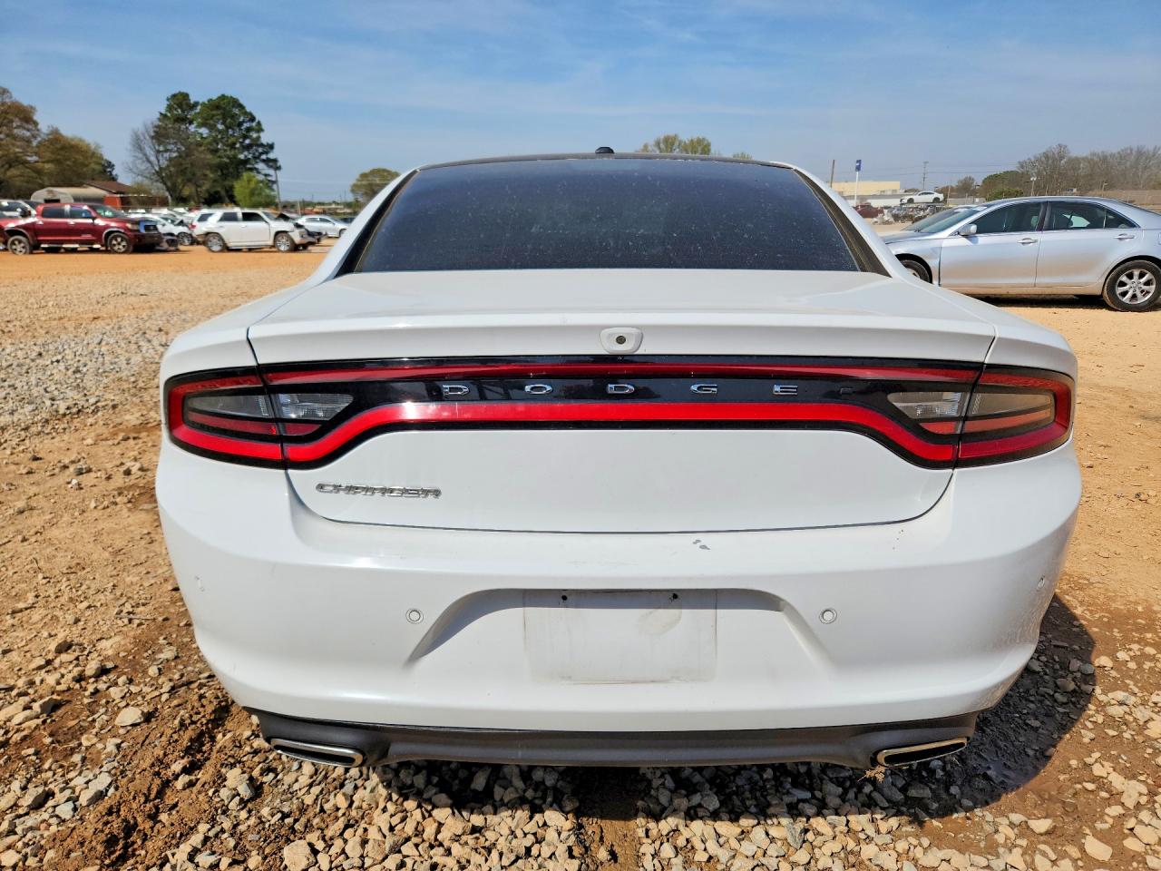 2019 Dodge Charger Sxt White vin: 2C3CDXBG9KH720260
