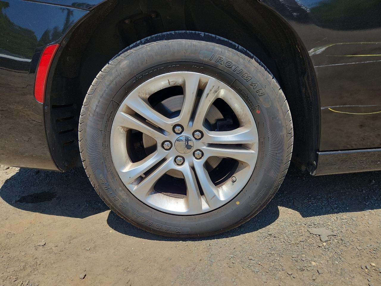 2022 Dodge Charger Sxt Black vin: 2C3CDXBG9NH224153 Damage: Right Rear Wheel, Curb Rash, > 12 Inches
