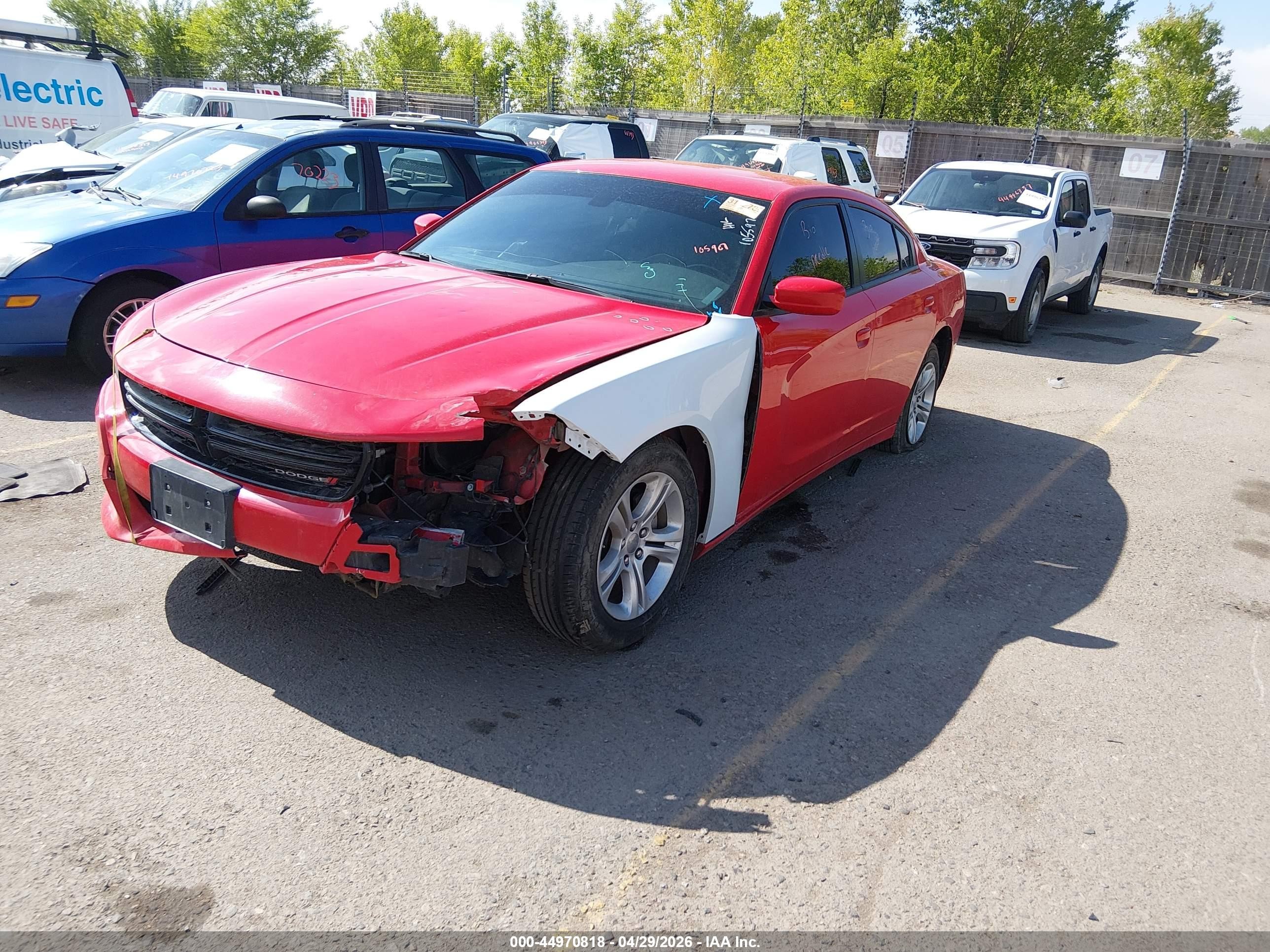 2022 Dodge Charger Sxt Rwd Red vin: 2C3CDXBGXNH138026