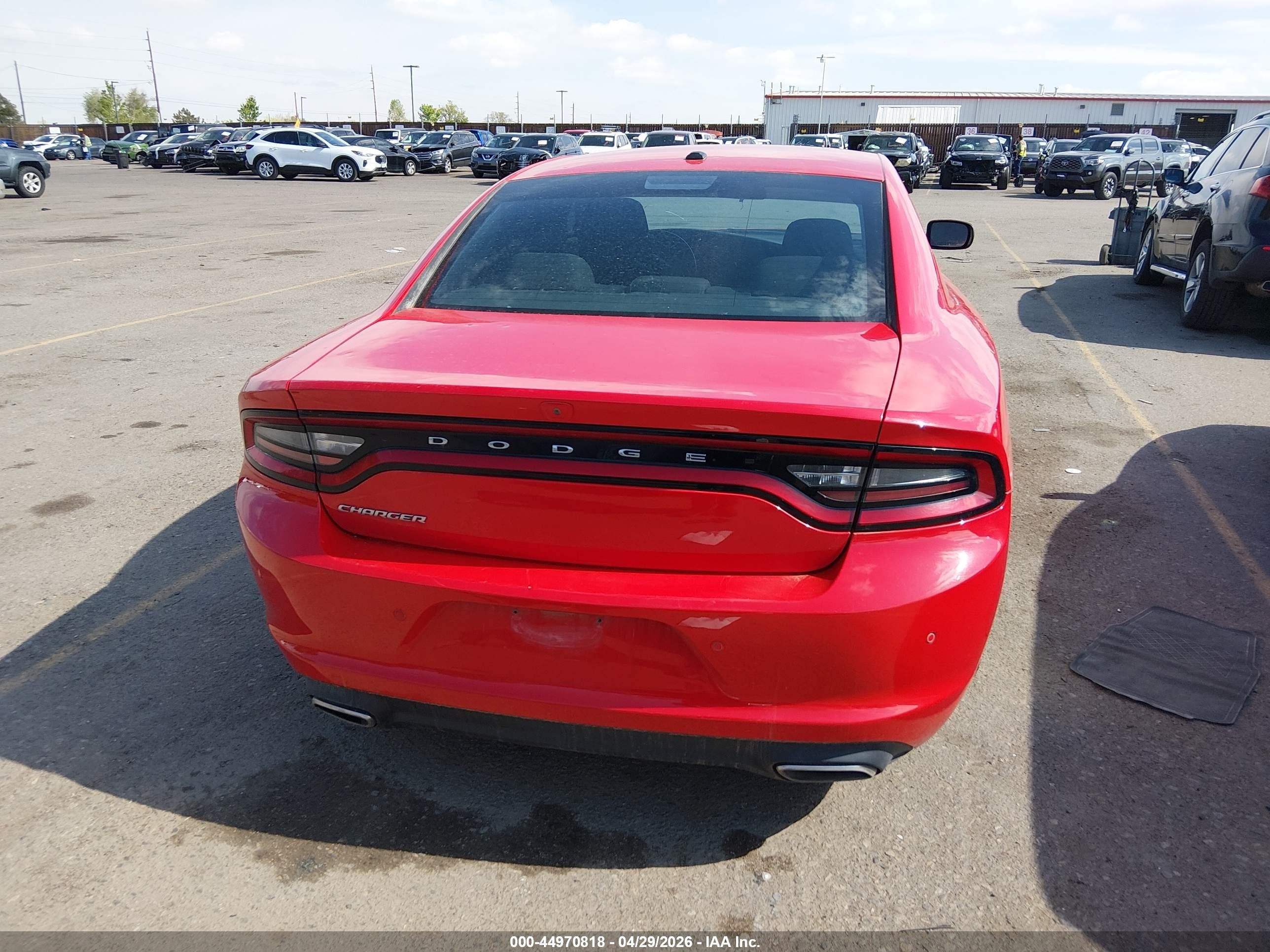 2022 Dodge Charger Sxt Rwd Red vin: 2C3CDXBGXNH138026