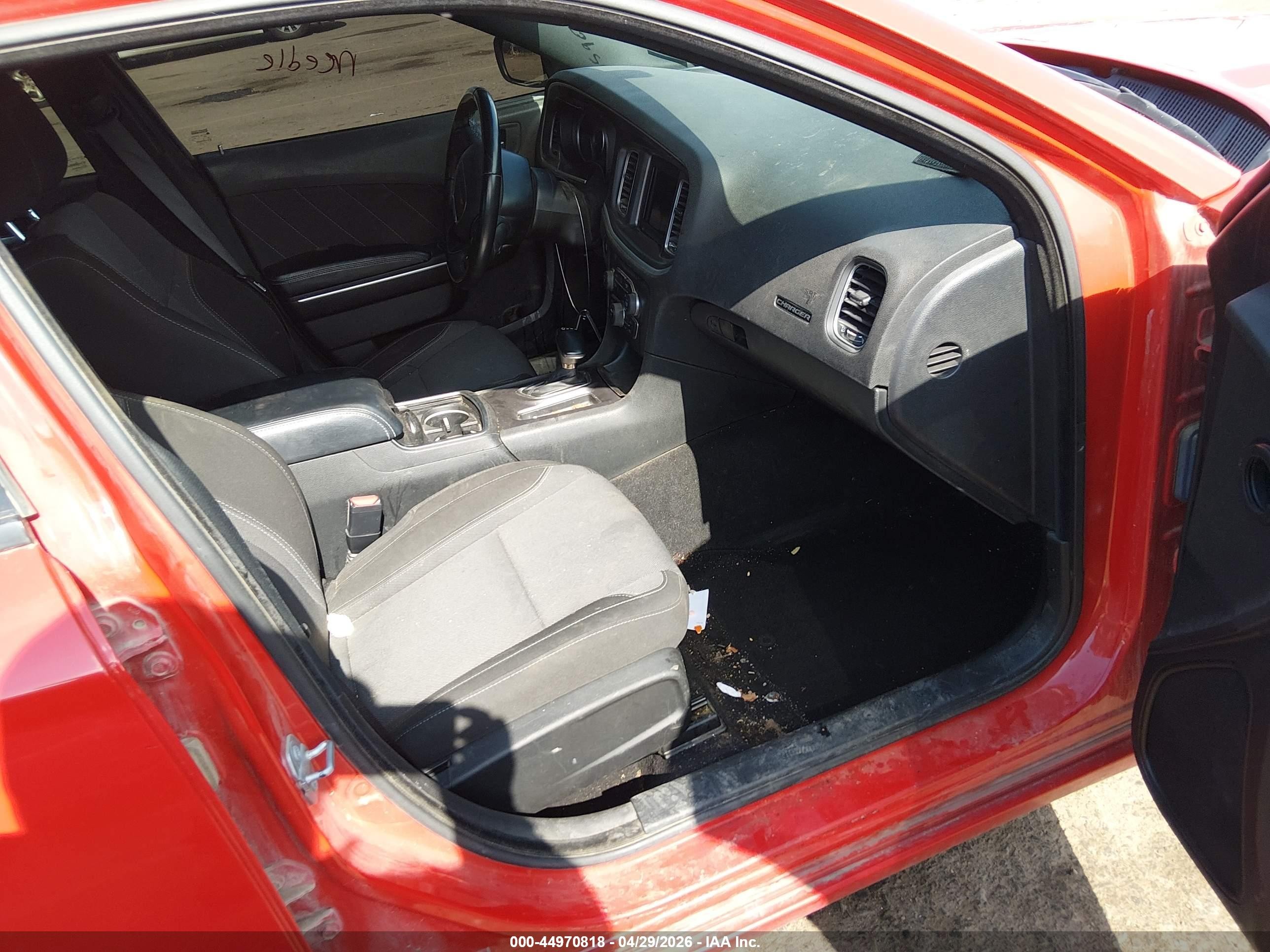 2022 Dodge Charger Sxt Rwd Red vin: 2C3CDXBGXNH138026