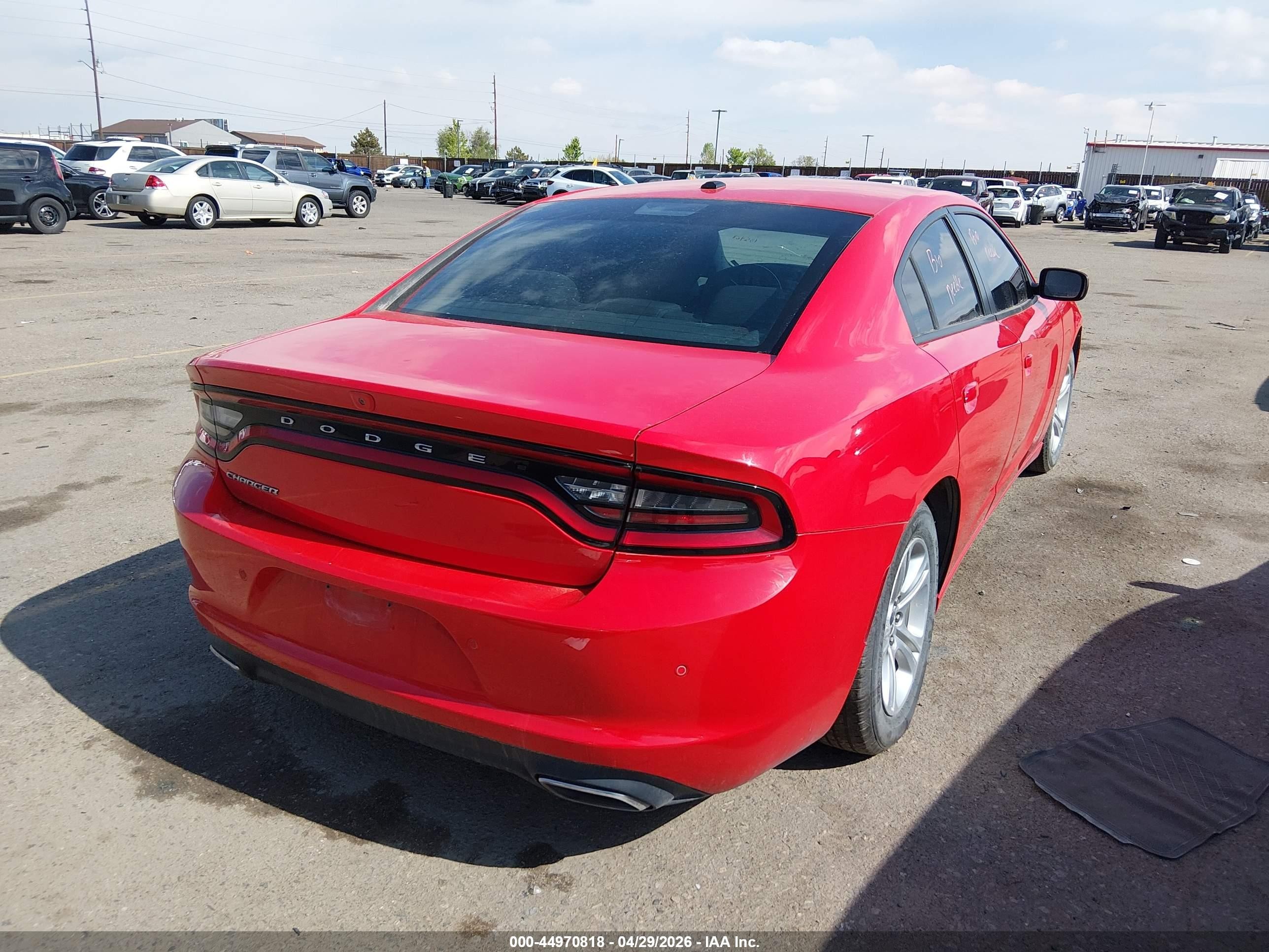 2022 Dodge Charger Sxt Rwd Red vin: 2C3CDXBGXNH138026