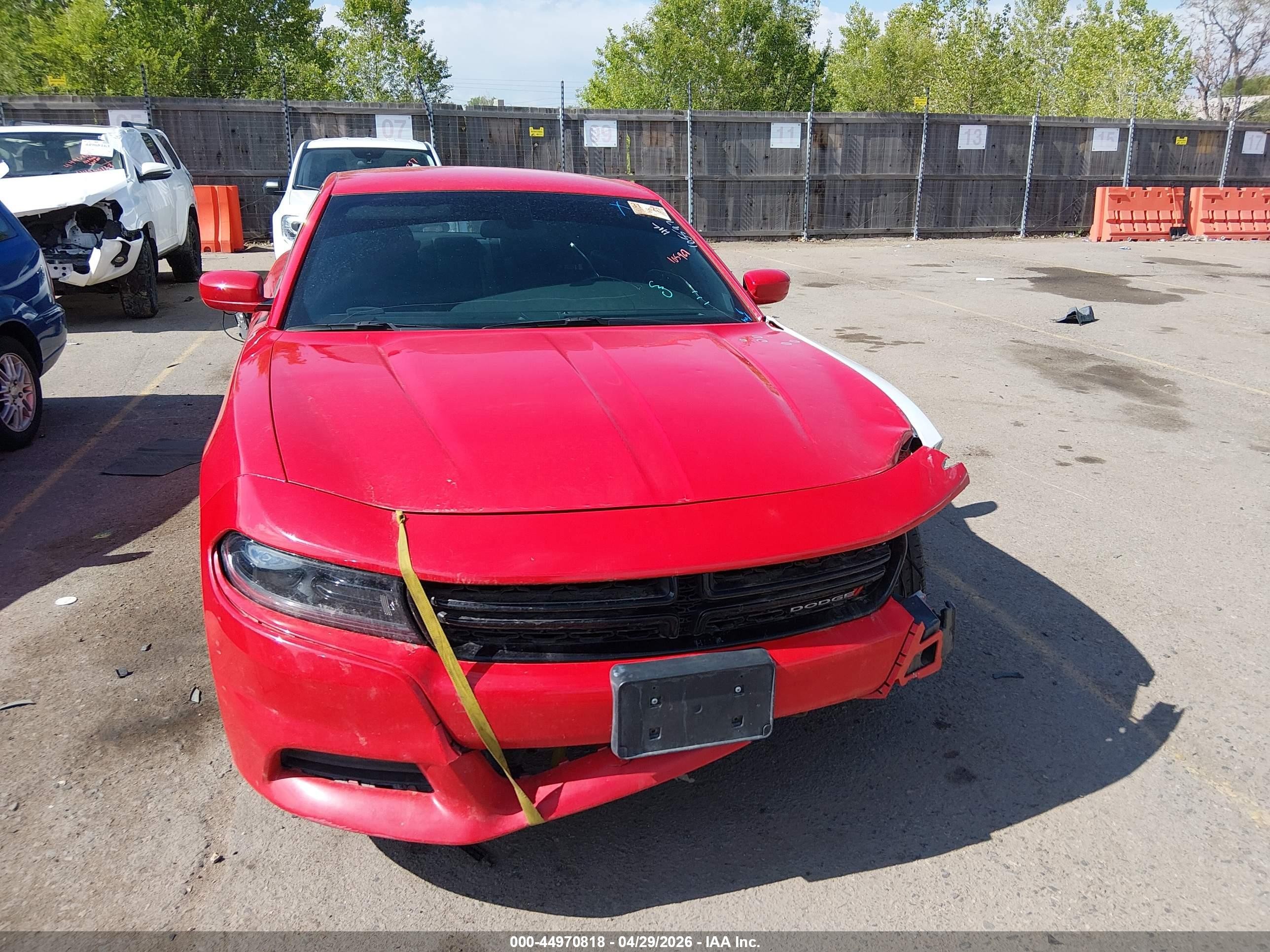 2022 Dodge Charger Sxt Rwd Red vin: 2C3CDXBGXNH138026
