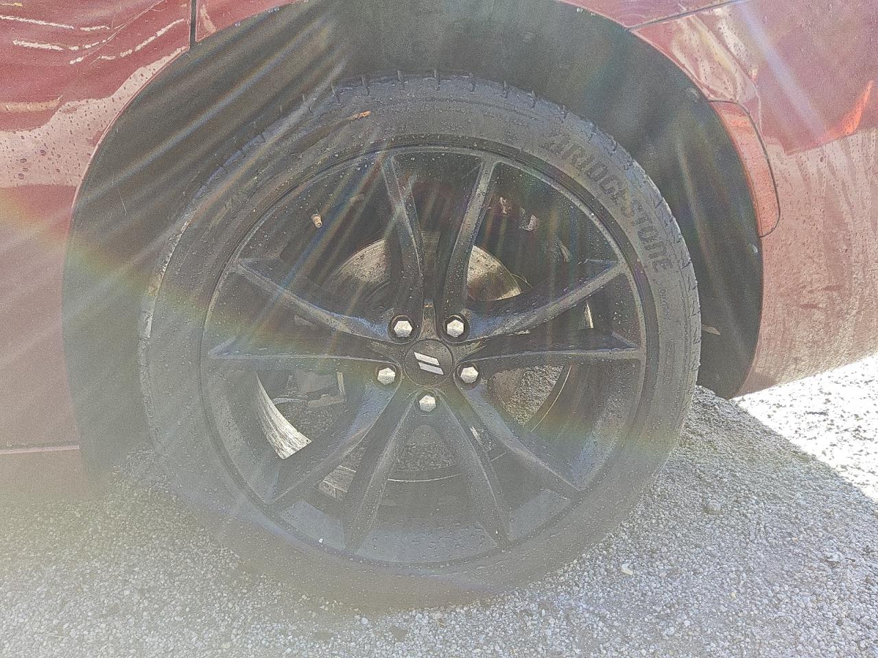 2017 Dodge Charger R/t Red vin: 2C3CDXCT1HH587711 Damage: Left Rear Tire, Worn, Replacement Required