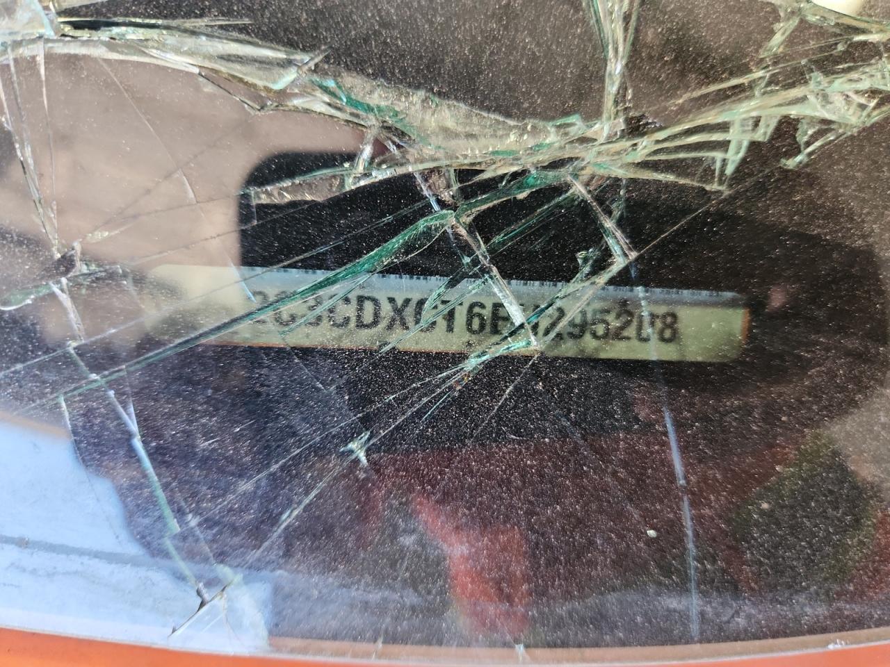 2014 Dodge Charger R Orange vin: 2C3CDXCT6EH295208 Damage: Windshield, Broken, Replacement Required