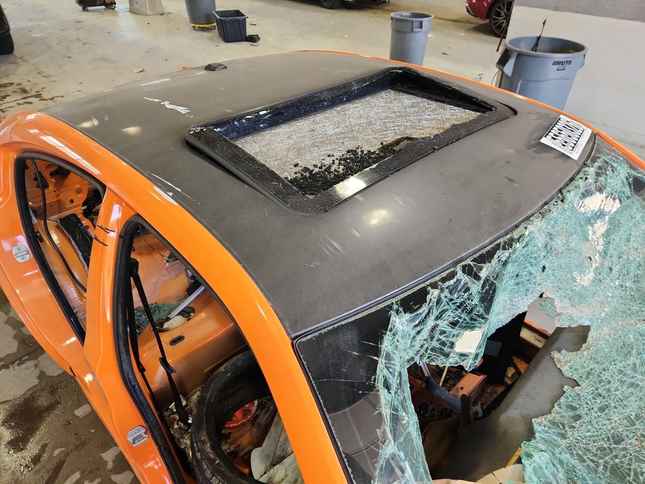 2014 Dodge Charger R Orange vin: 2C3CDXCT6EH295208 Damage: Sunroof Glass, Broken, Replacement Required