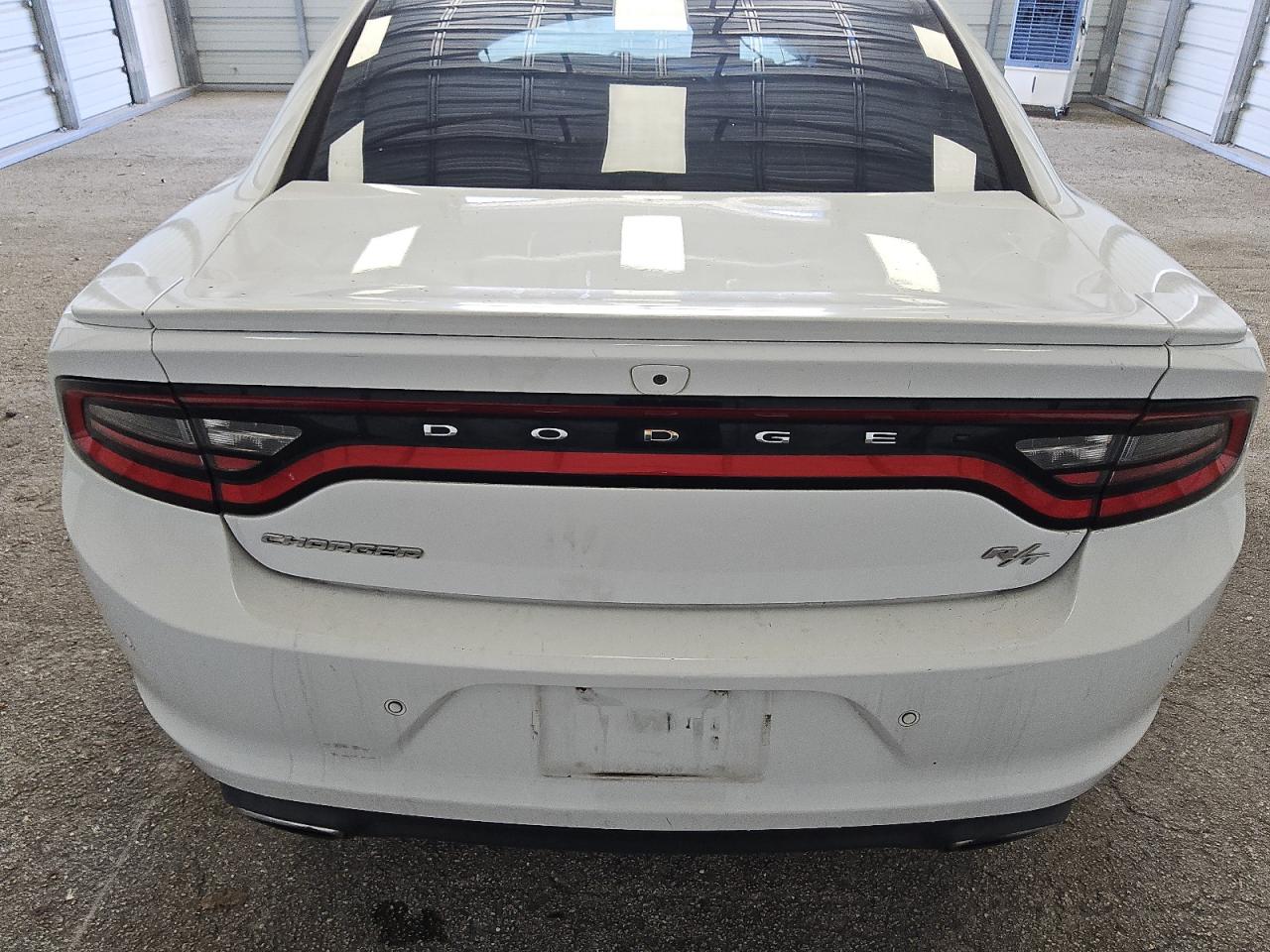 2015 Dodge Charger R/t White vin: 2C3CDXCT6FH863135 Damage: Deck Lid, Heavy Scratch, 1/2 To 1 Inch