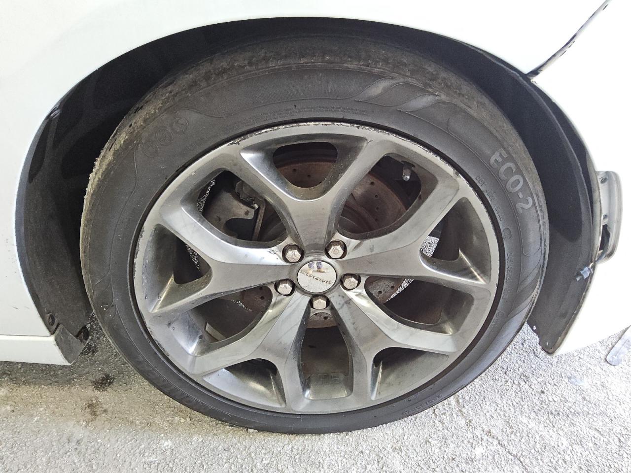 2015 Dodge Charger R/t White vin: 2C3CDXCT6FH863135 Damage: Right Front Wheel, Curb Rash, > 12 Inches