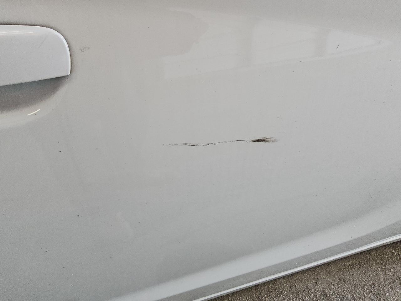 2015 Dodge Charger R/t White vin: 2C3CDXCT6FH863135 Damage: Right Front Door, Heavy Scratch, 4 To 5 Inches