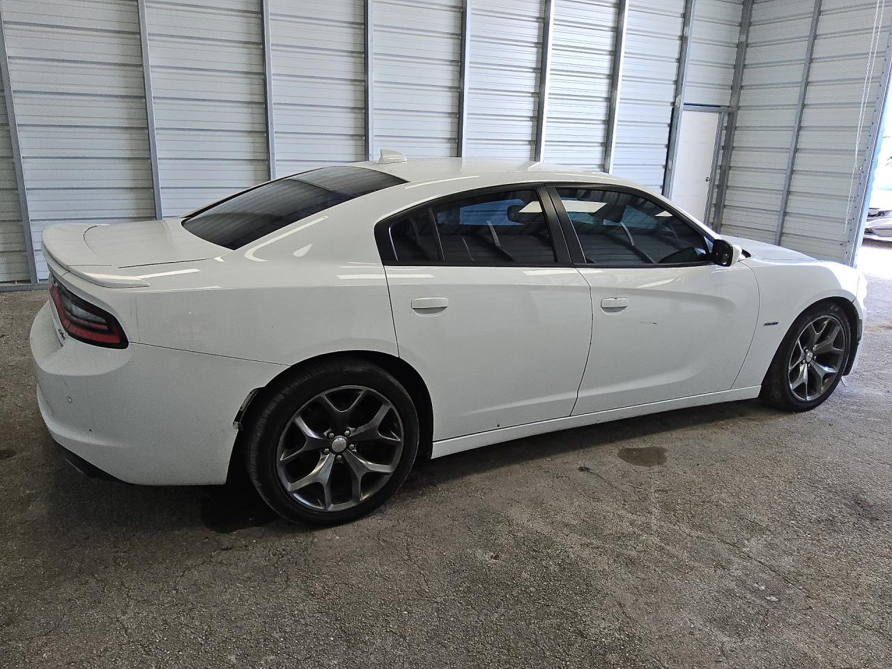 2015 Dodge Charger R/t White vin: 2C3CDXCT6FH863135 Damage: Right Rear Marker Lamp, Missing, Replacement Required
