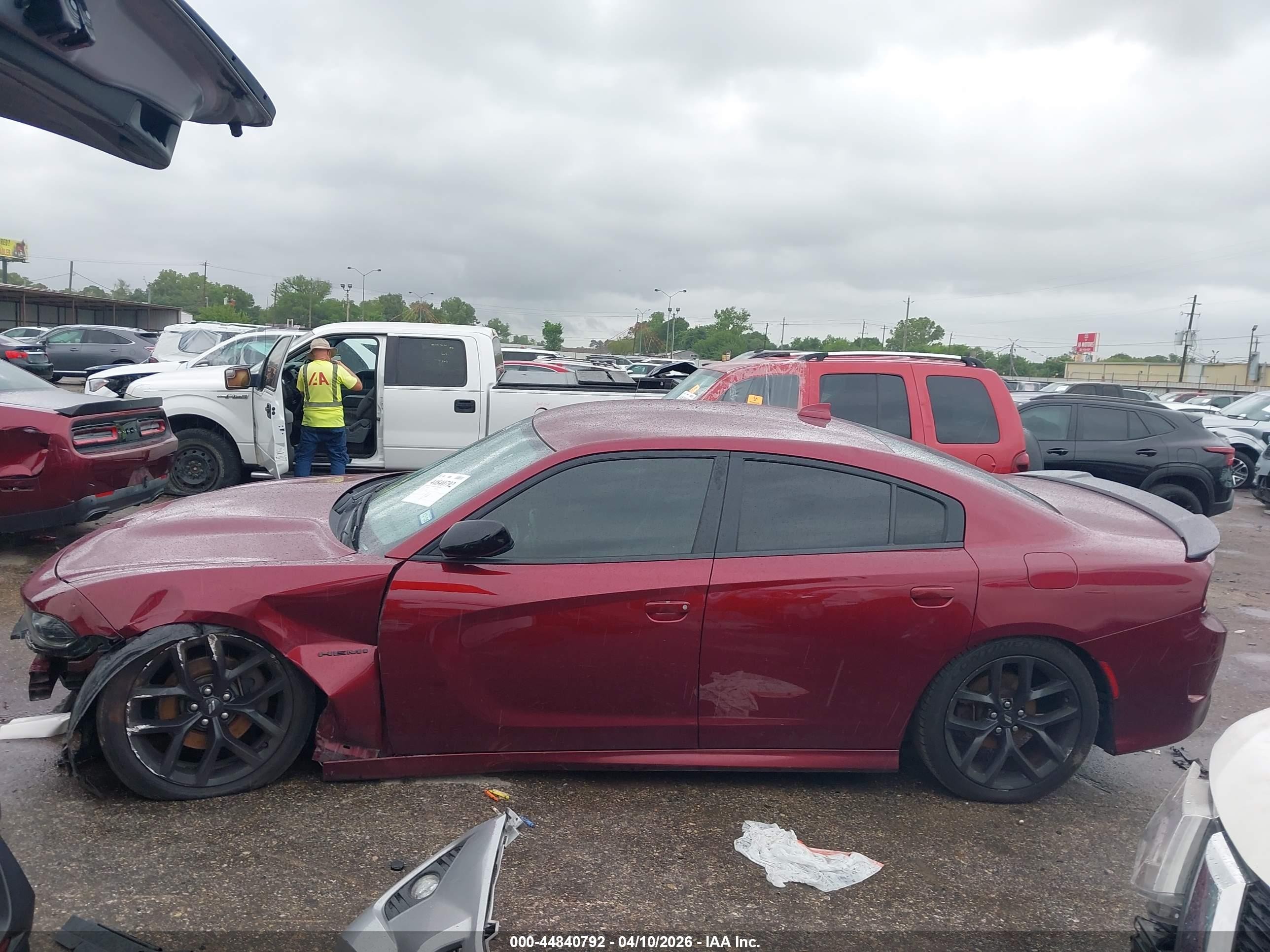 2020 Dodge Charger R/t Rwd Maroon vin: 2C3CDXCT6LH153910